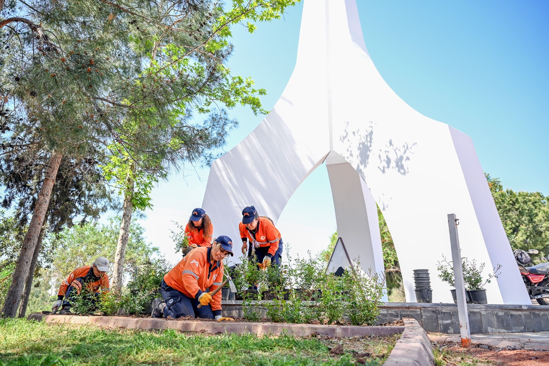 Thumbnail Büyükşehi̇r’i̇n Dokunuşlari İle Hobi̇ Parki Ve 68’Li̇ler Bariş Ormani Yaz Öncesi̇ Tazelendi̇ (8)