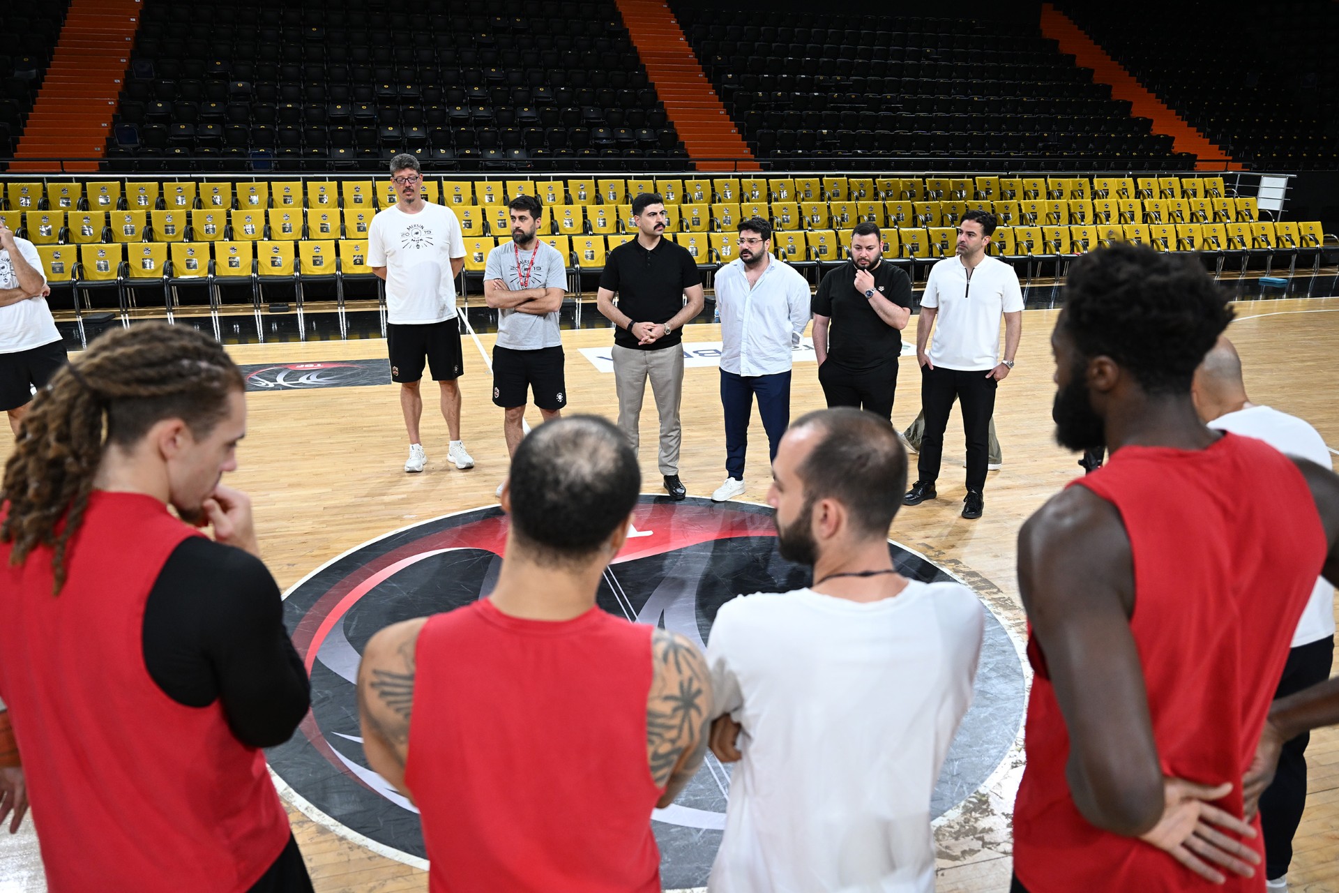 Thumbnail Carettalar, Anadolu Efes’e Hazirlaniyor (3)