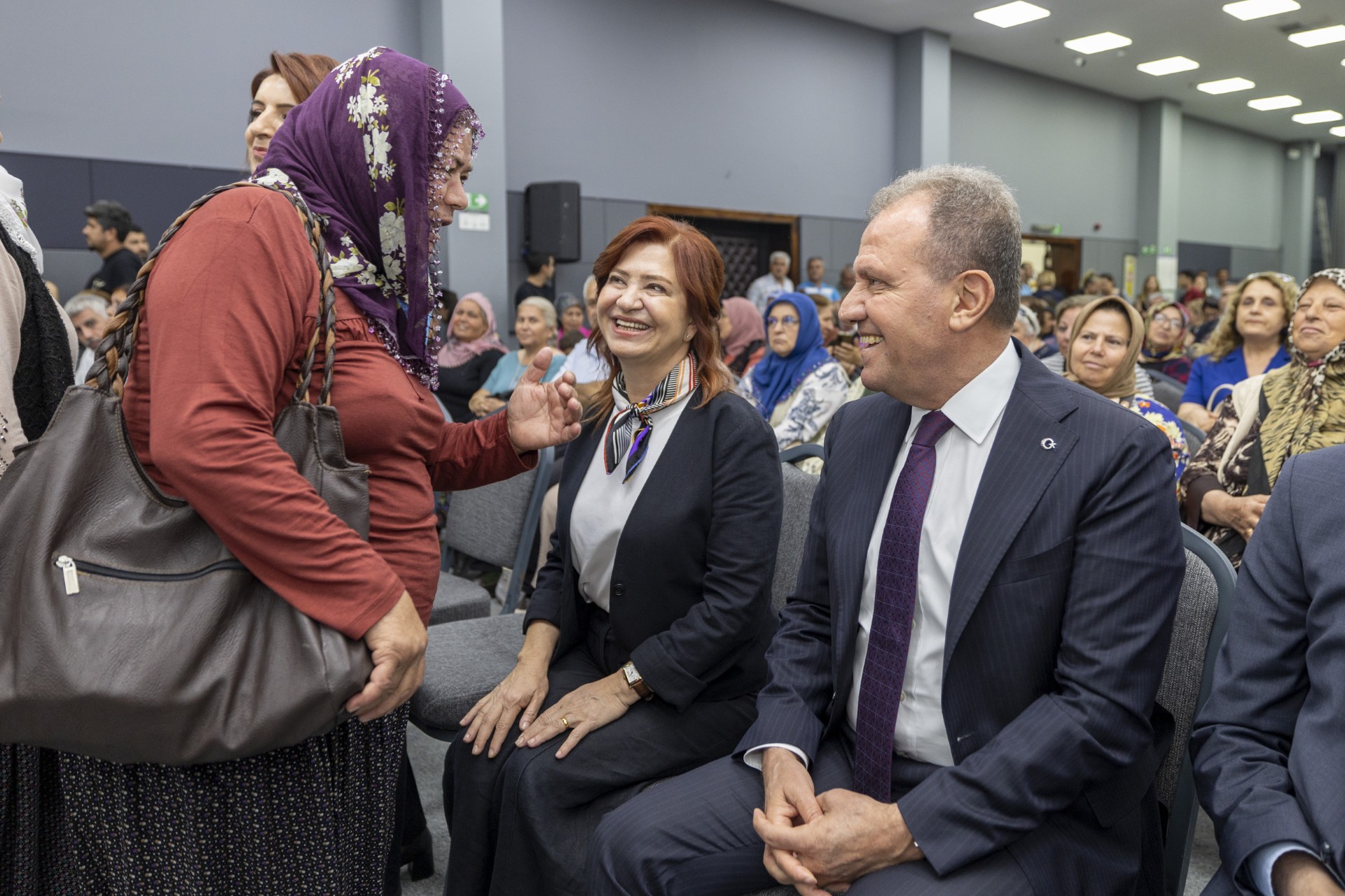 Thumbnail Mersi̇n Büyükşehi̇r’den ‘Güçlü Bi̇r Tarim İçi̇n Ai̇le Çi̇ftçi̇li̇ği̇ Ve Kooperati̇fçi̇li̇k Zi̇rvesi̇’ (1)