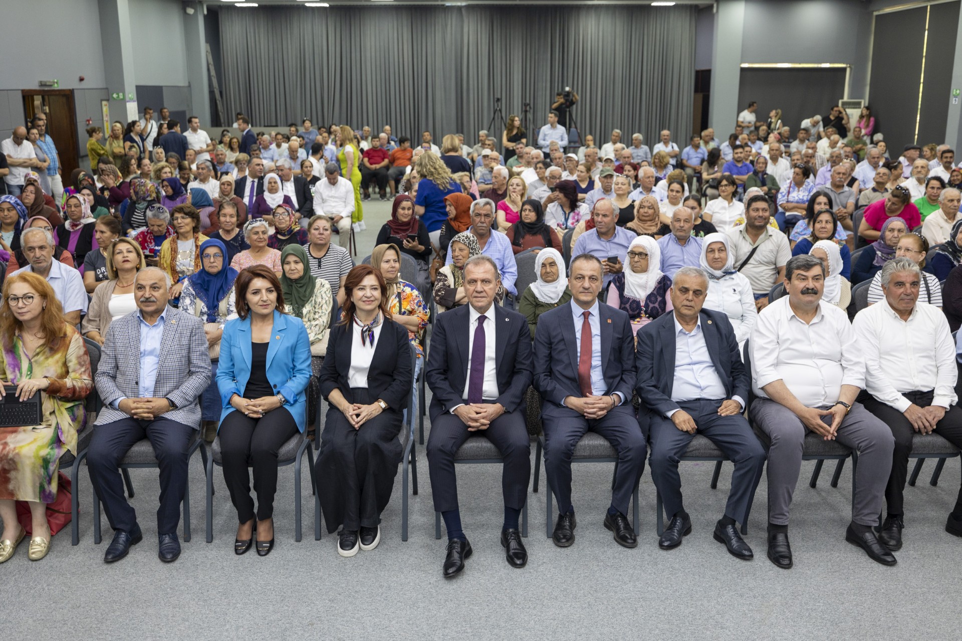 Thumbnail Mersi̇n Büyükşehi̇r’den ‘Güçlü Bi̇r Tarim İçi̇n Ai̇le Çi̇ftçi̇li̇ği̇ Ve Kooperati̇fçi̇li̇k Zi̇rvesi̇’ (2)