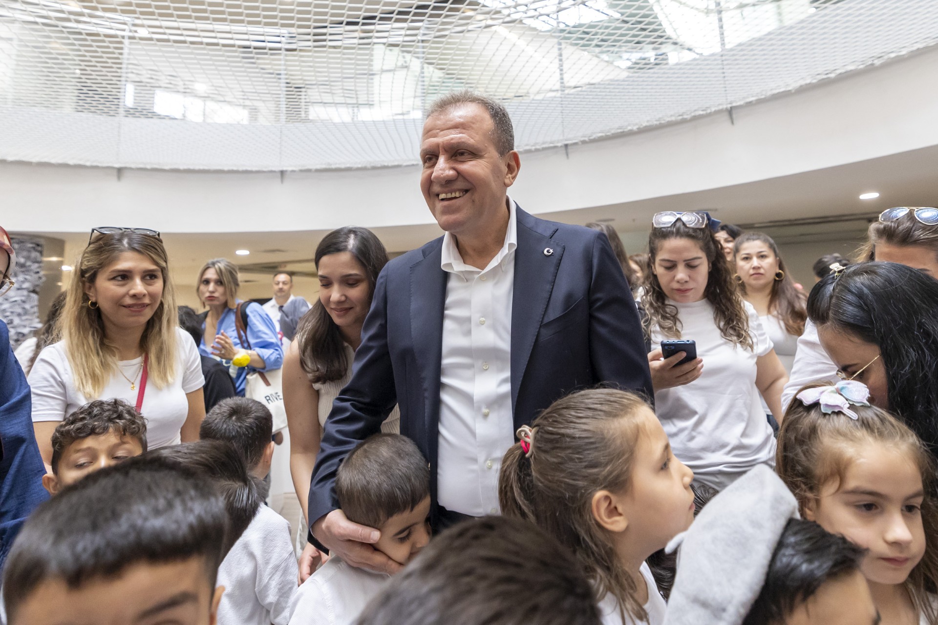 Thumbnail Mersi̇n Büyükşehi̇r’i̇n Çocuk Geli̇şi̇m Merkezleri̇’nden ‘Tükenmeyen Sevgi̇ler, Dönüşen Eserler Sergi̇si̇’ (2)