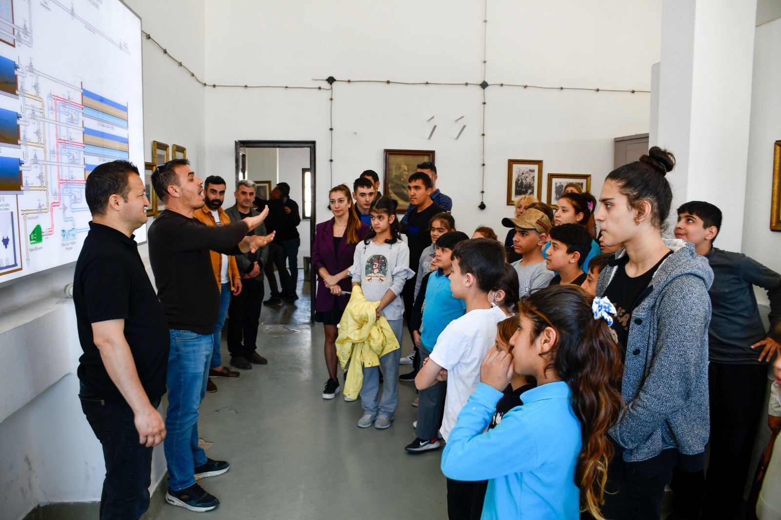 Thumbnail Meski̇, 10 16 Mayis Dünya Engelli̇ler Haftasi’nda İşi̇tme Engelli̇ Öğrenci̇leri̇ Unutmadi (2)