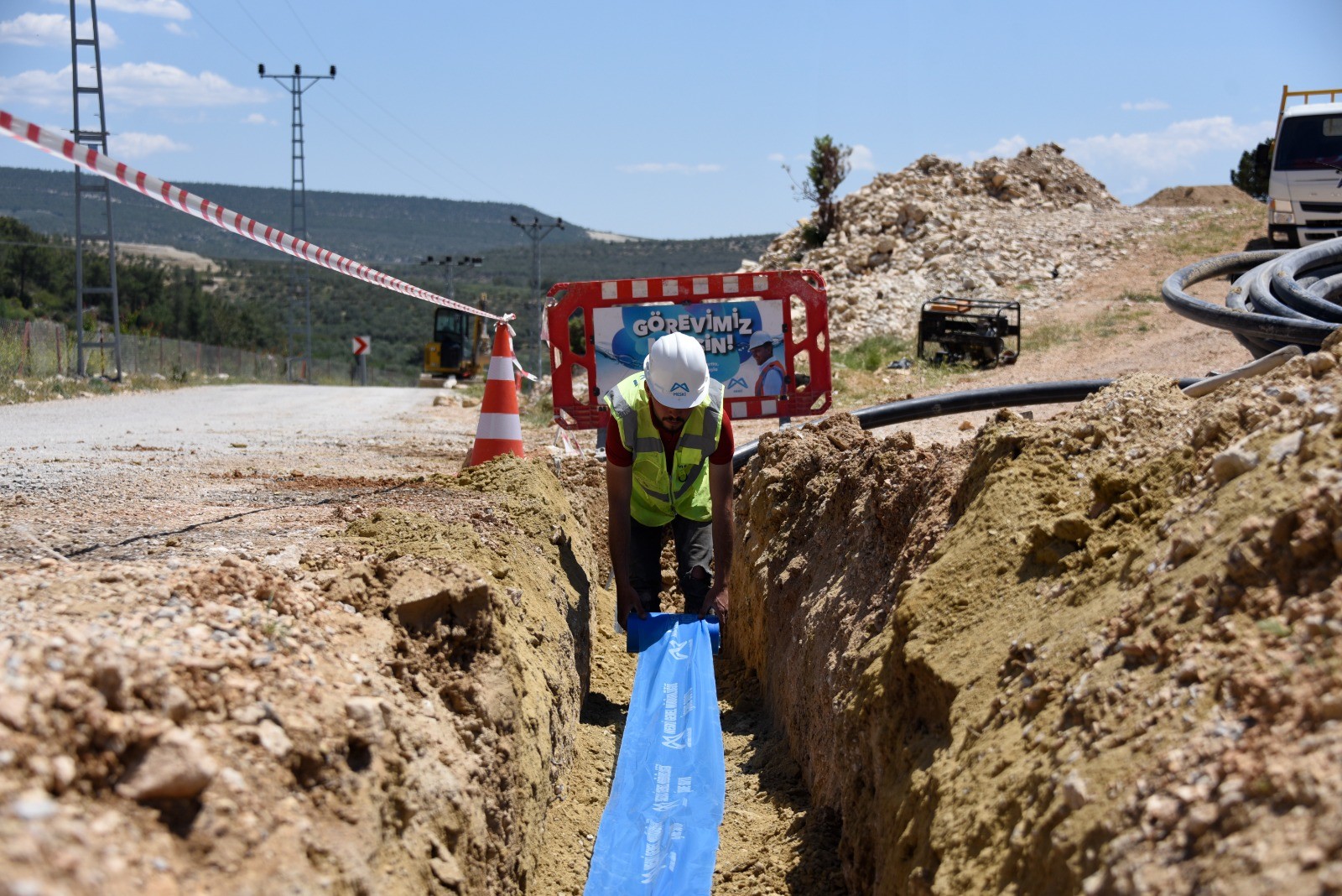 Thumbnail Meski̇, Kelceköy Mahallesi̇’nde İçme Suyu Hat Yeni̇leme Çalişmalarina Devam Edi̇yor (2)