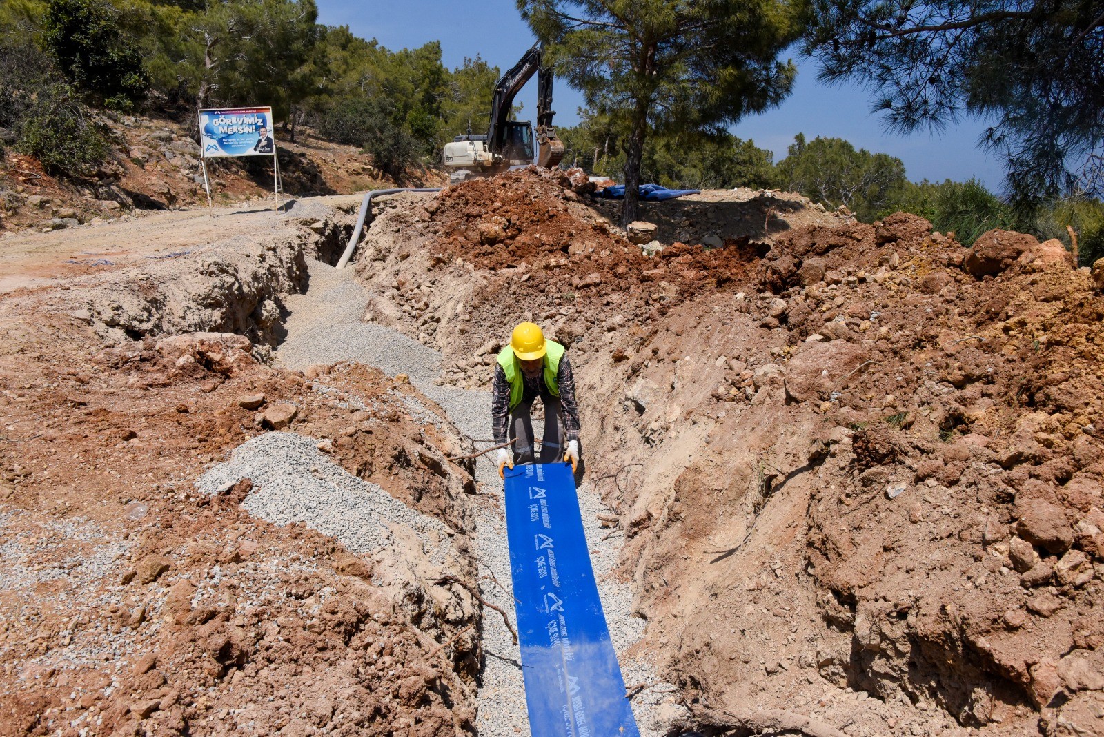 Thumbnail Meski̇, Si̇li̇fke’de İçme Suyu İyi̇leşti̇rme Çalişmalarina Devam Edi̇yor (2)