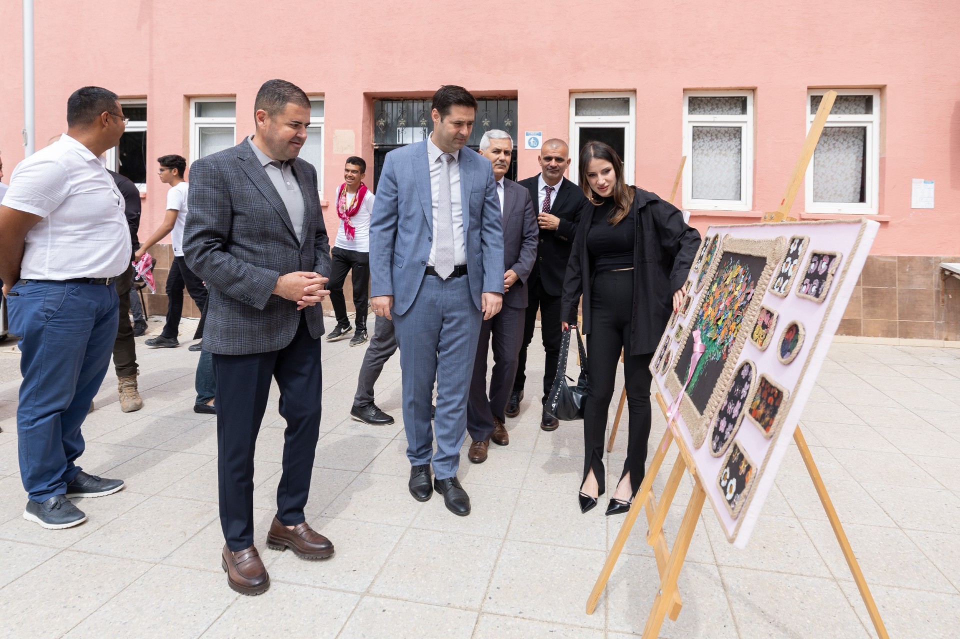 Thumbnail Mezi̇tli̇’de Engelli̇ler Haftasi Renkli̇ Etki̇nli̇klerle Kutlandi (15)