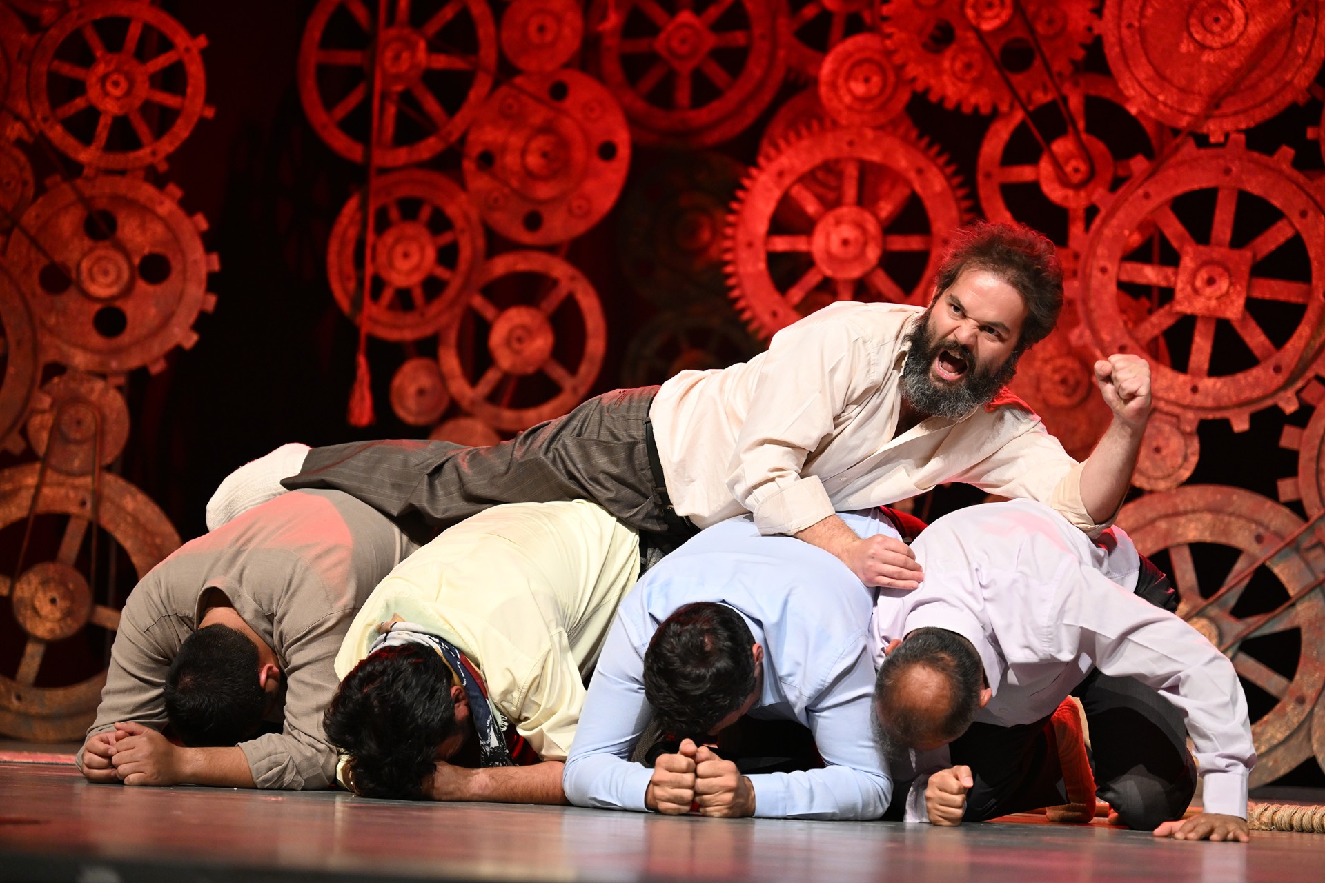 Thumbnail Şehi̇r Ti̇yatrosu’nun ‘Mi̇safi̇r’ Oyunu Gülnalilarla Buluştu (12)