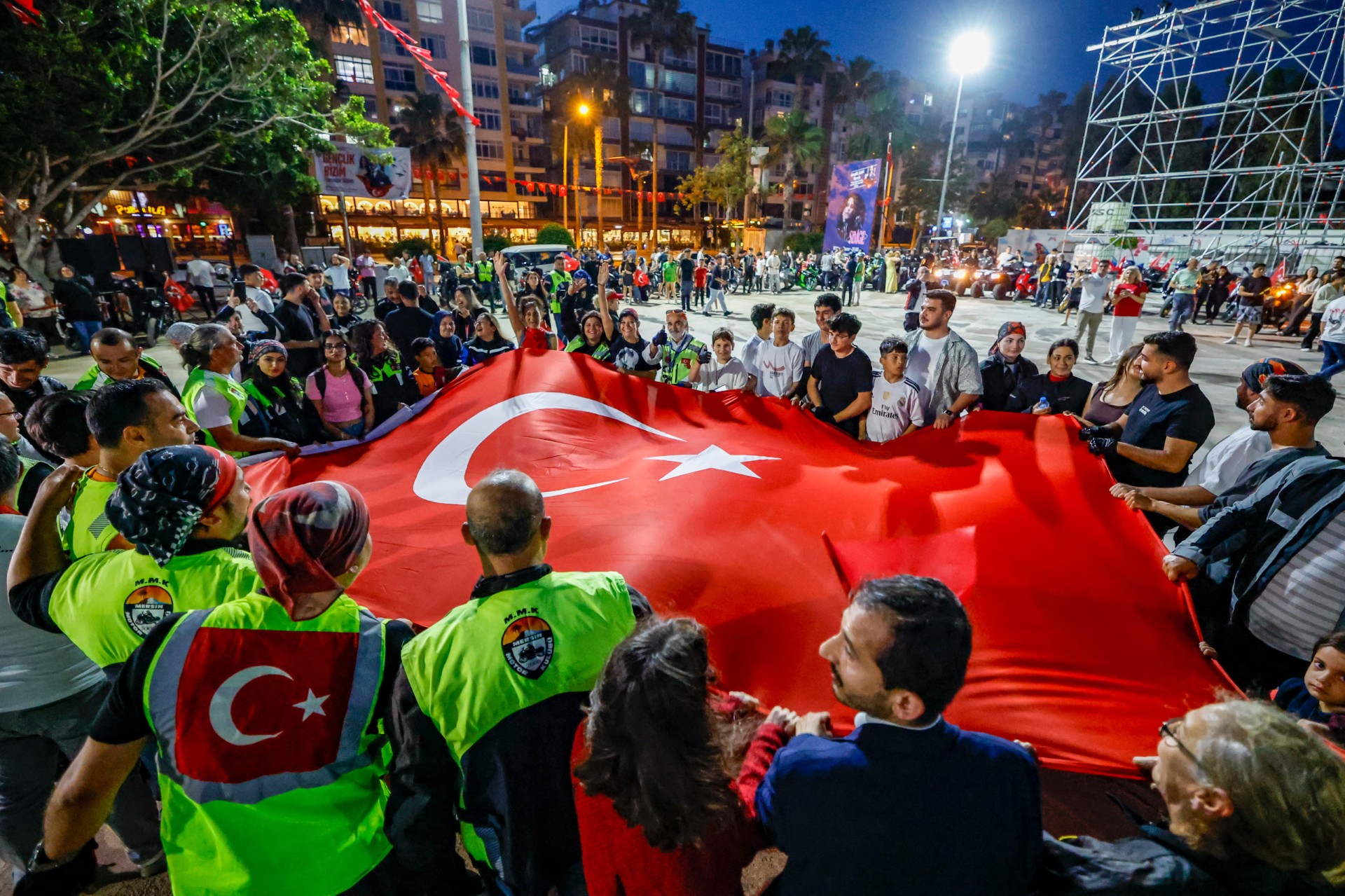 Thumbnail Yenişehir Belediyesi 19 Mayıs’ta Şehir Korteji Düzenledi (14)