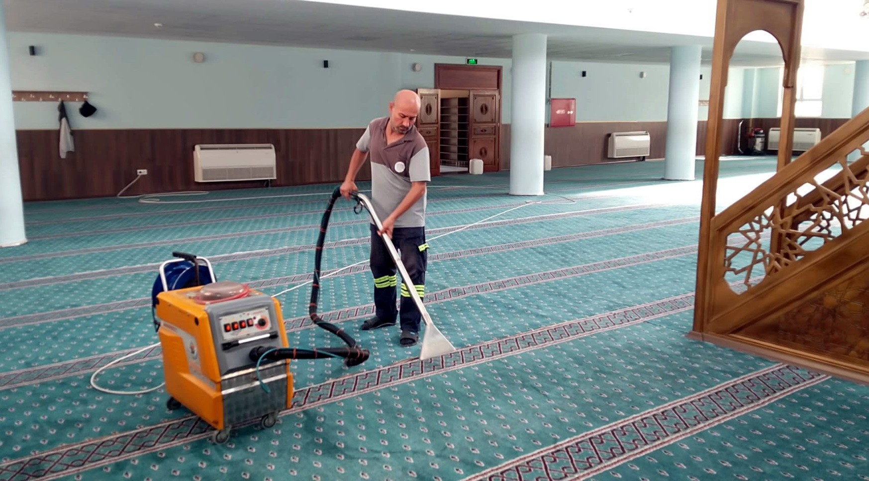 Thumbnail Akdenizde Ibadethaneler Temizleniyor 2