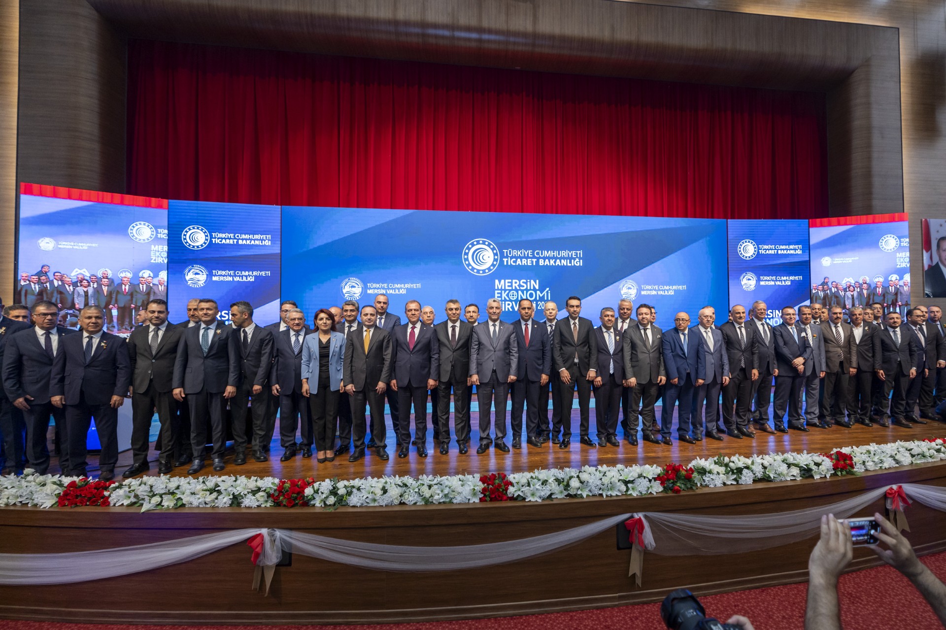 Thumbnail Başkan Seçer, ‘Ekonomi̇ Zi̇rvesi̇ Sonuç Bi̇ldi̇rge Toplantisi’na Katildi (2)