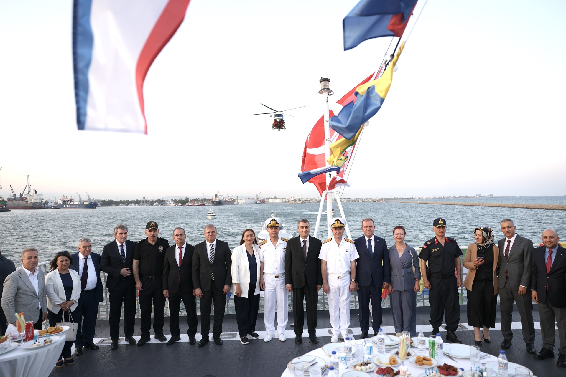 Thumbnail Başkan Seçer Ve Meral Seçer, ‘Sahi̇l Güvenli̇k Komutanliği 43. Kuruluş Yildönümü’ Kutlama Programina Katildi (1)