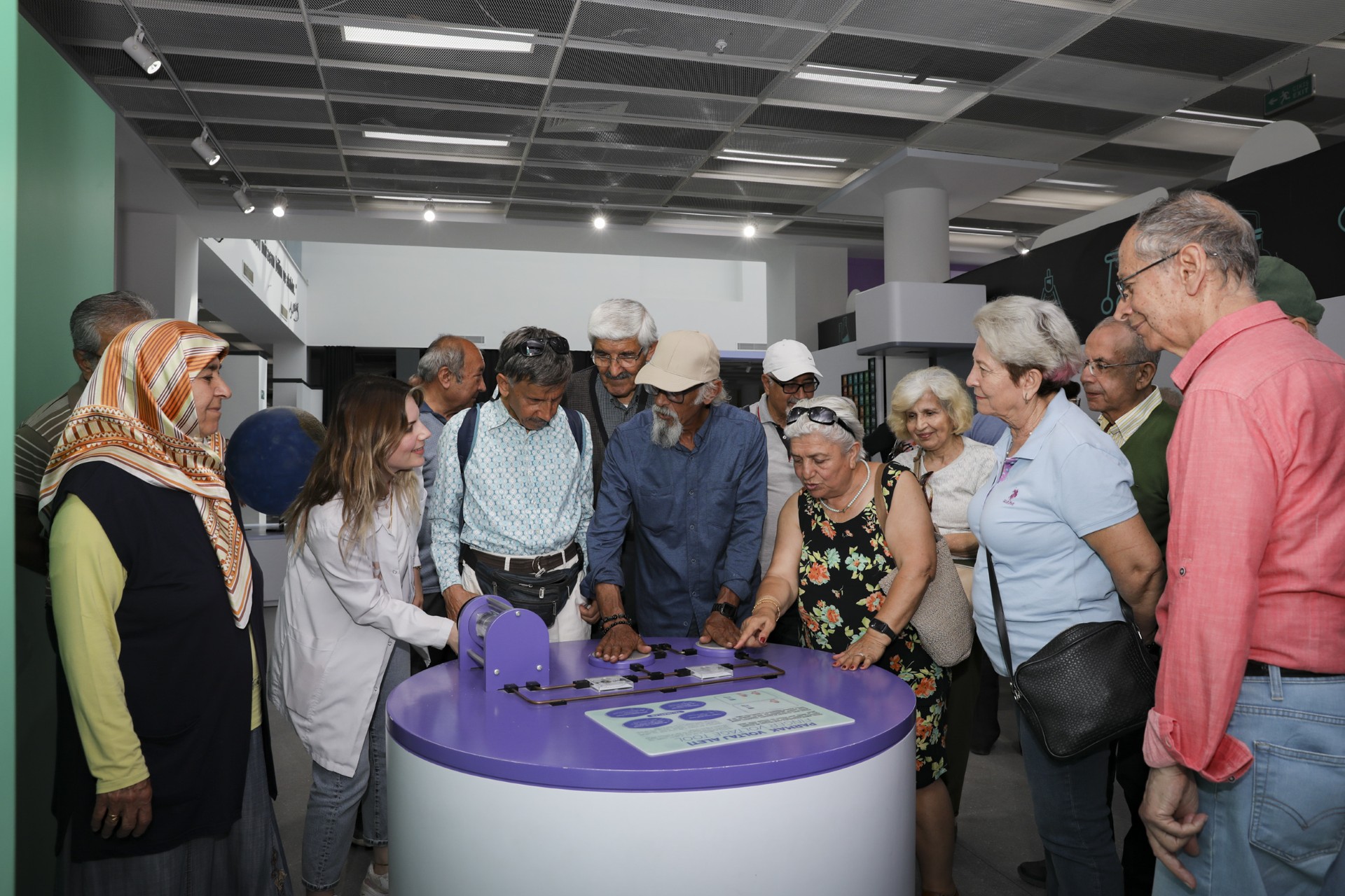 Thumbnail Emekli̇lerden Mercan Bi̇li̇m Merkezi̇’ne Tam Not (3)