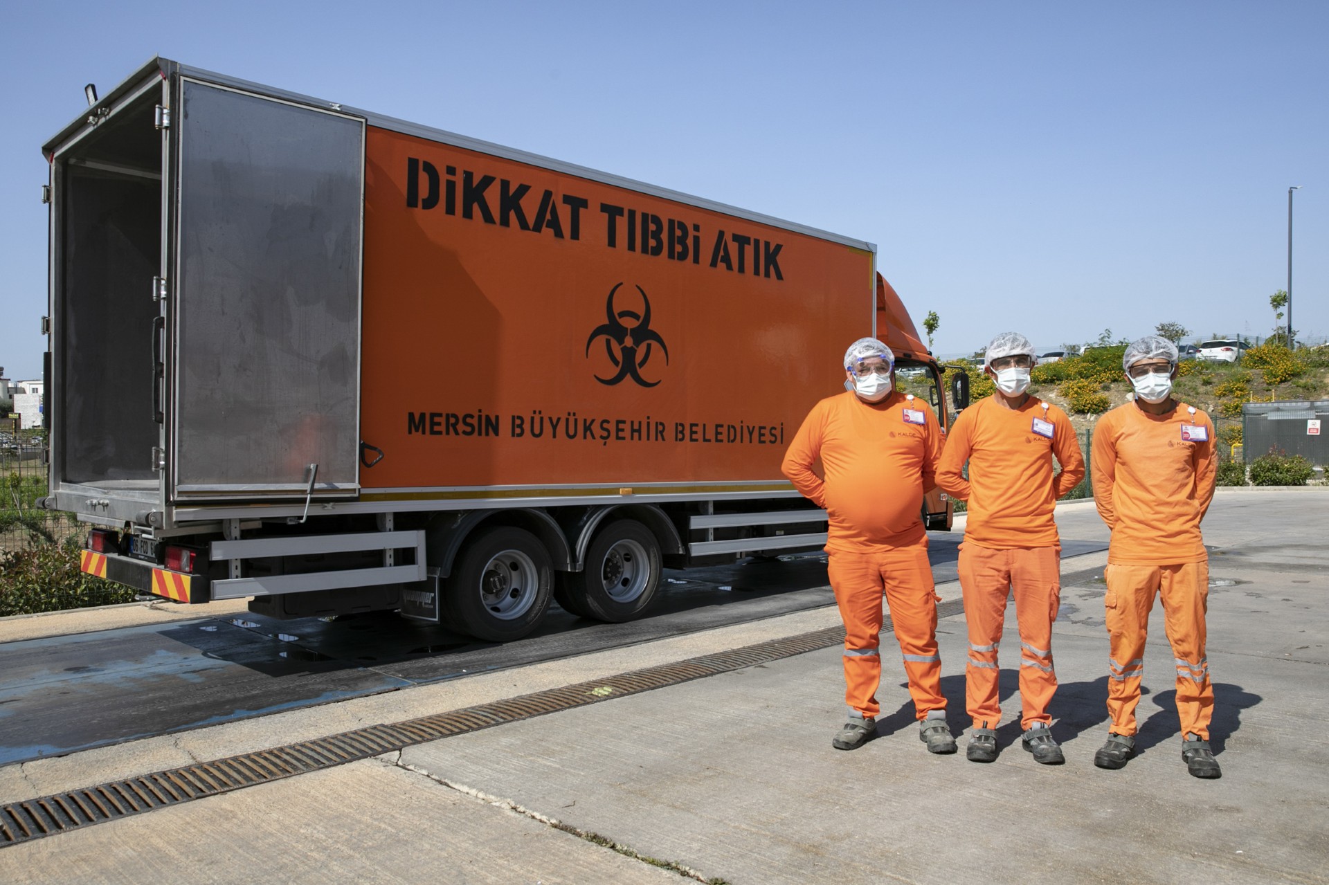 Thumbnail Mersi̇n’de Tibbi̇ Atiklar Güvenle Toplaniyor Ve Bertaraf Edi̇li̇yor (2)