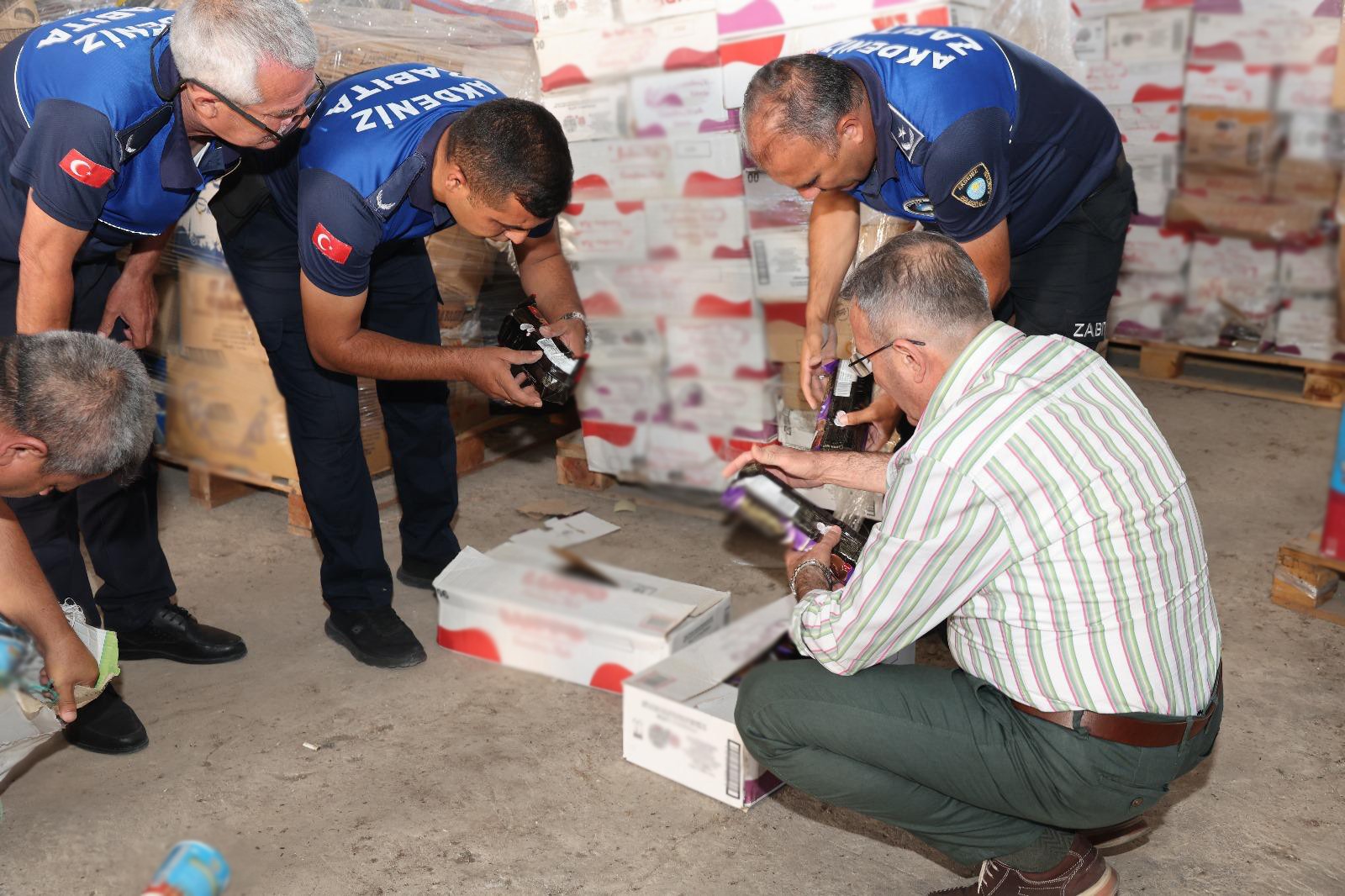 Thumbnail Tarihi Geçmiş Çikolaat İmha (2)