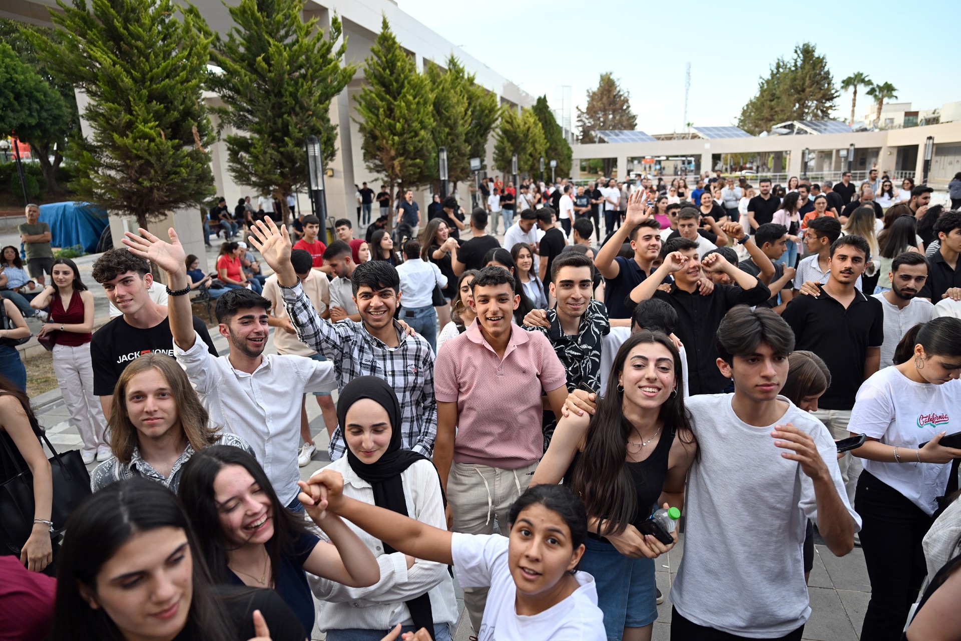 Thumbnail Yks Öncesi̇ Öğrenci̇lere Büyükşehi̇r’den Moral Dokunuşu (4)