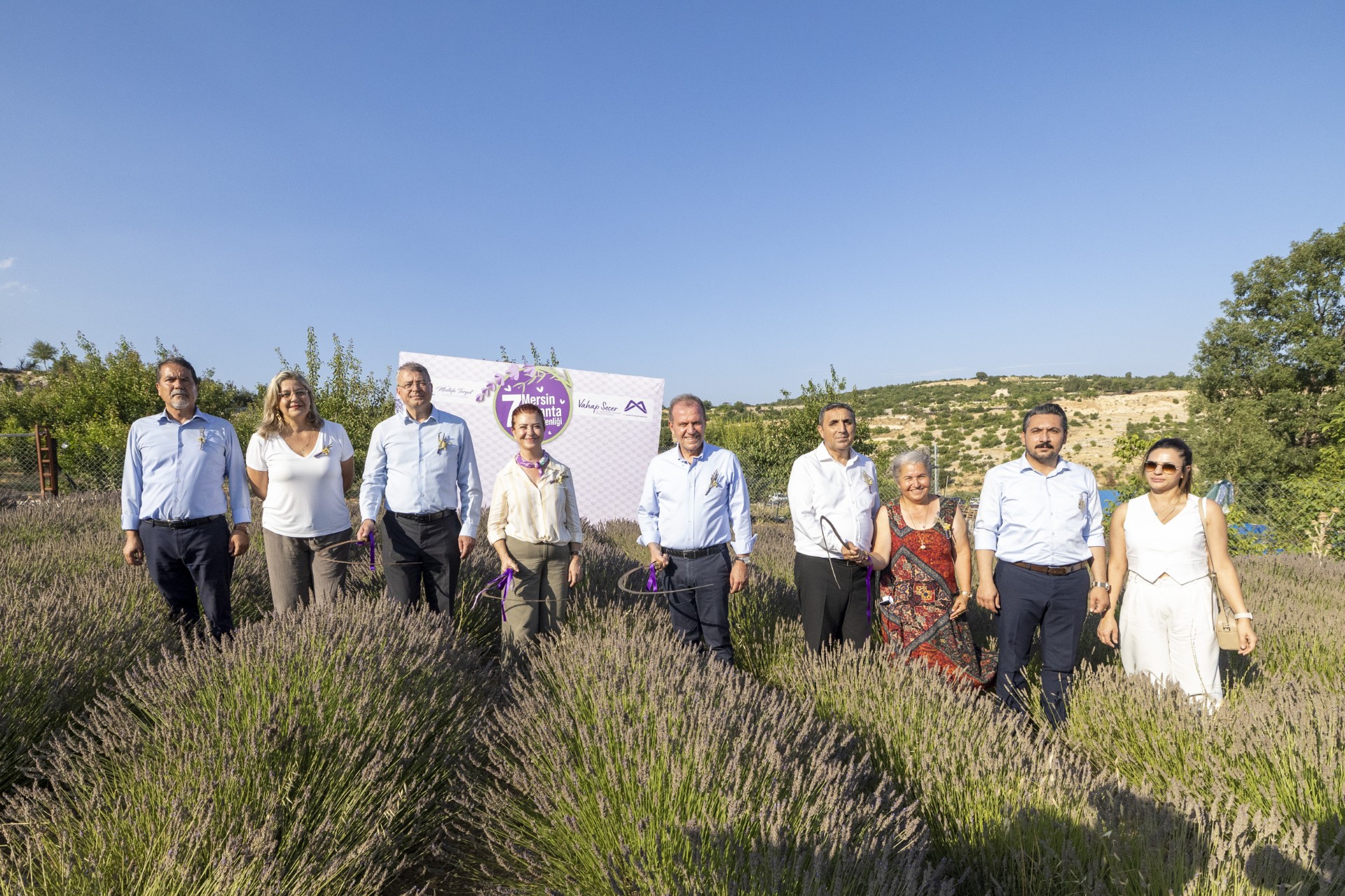 Thumbnail Başkan Seçer Ve Meral Seçer, ‘7. Lavanta Hasat Şenli̇ği̇’ne Katildi (1)