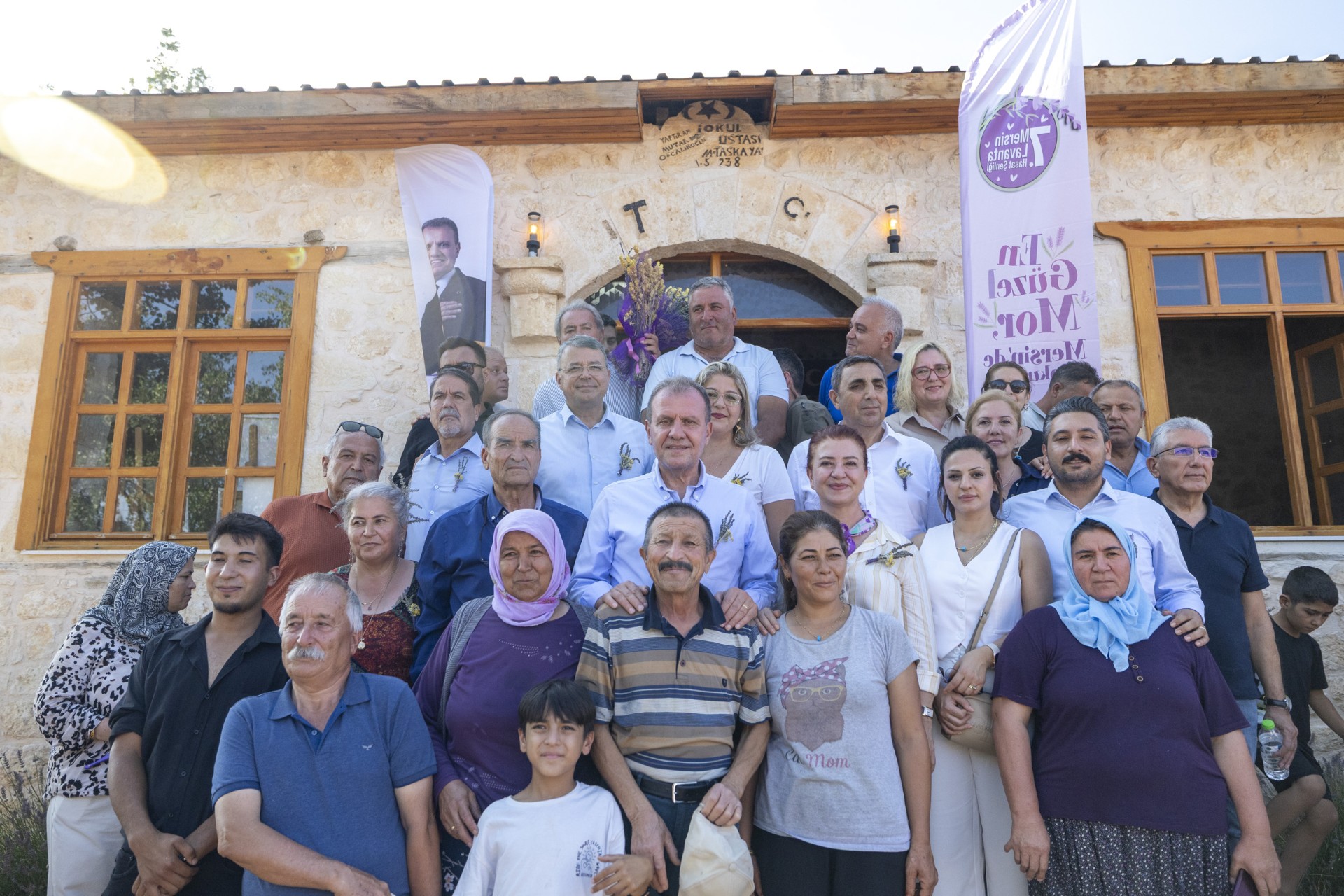 Thumbnail Başkan Seçer Ve Meral Seçer, ‘7. Lavanta Hasat Şenli̇ği̇’ne Katildi (6)