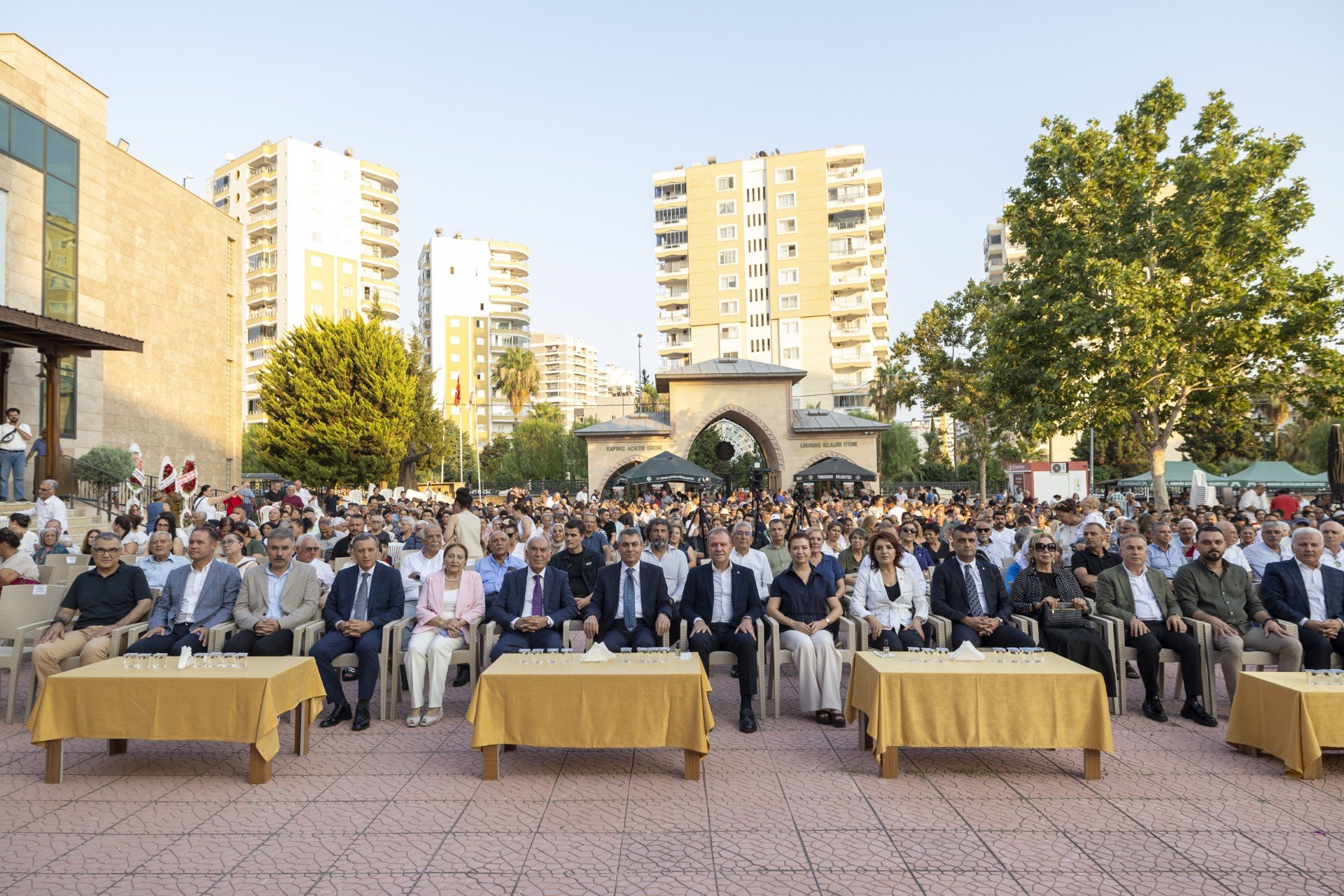 Thumbnail Başkan Seçer Ve Meral Seçer, Mersi̇n Cemevi̇ Tarafindan Düzenlenen Aşure Programi’na Katildi (2)