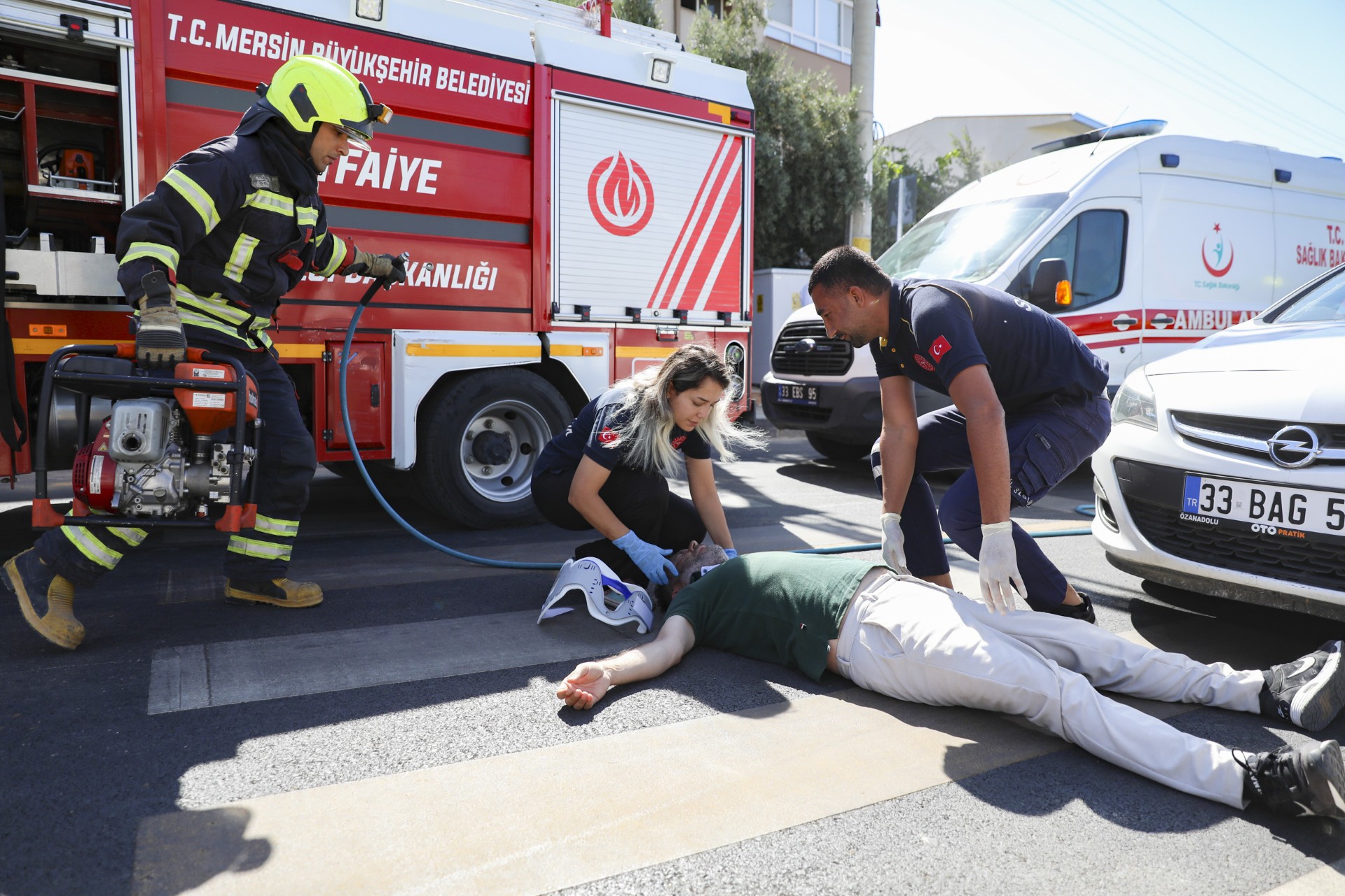 Thumbnail Büyükşehi̇r Eki̇pleri̇ Trafi̇k Güvenli̇ği̇ İçi̇n Sahadaydi (8)