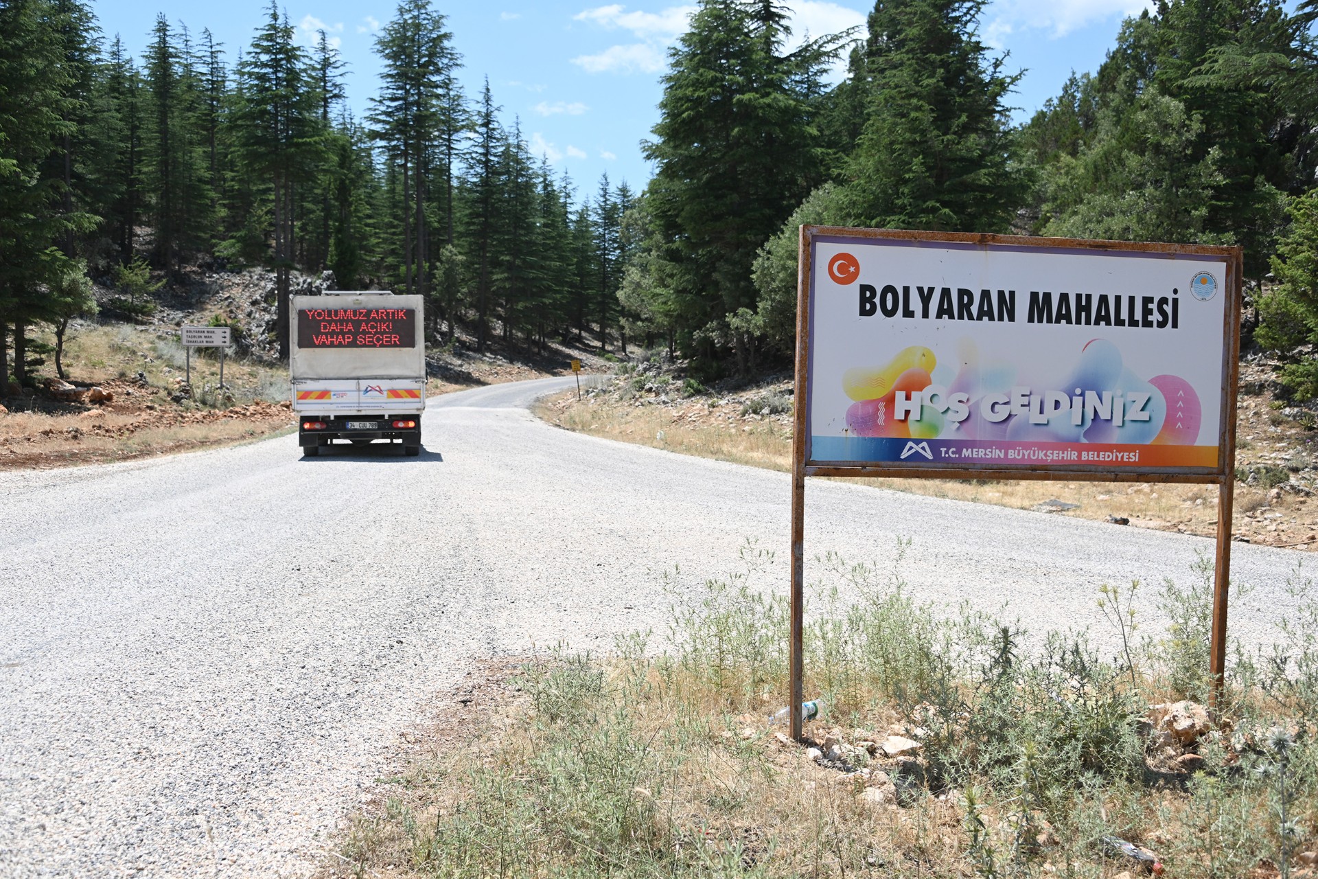 Thumbnail Büyükşehi̇r, Gülnar Kirsalindaki̇ Üstyapi Yatirimlarini Sürdürüyor (1)