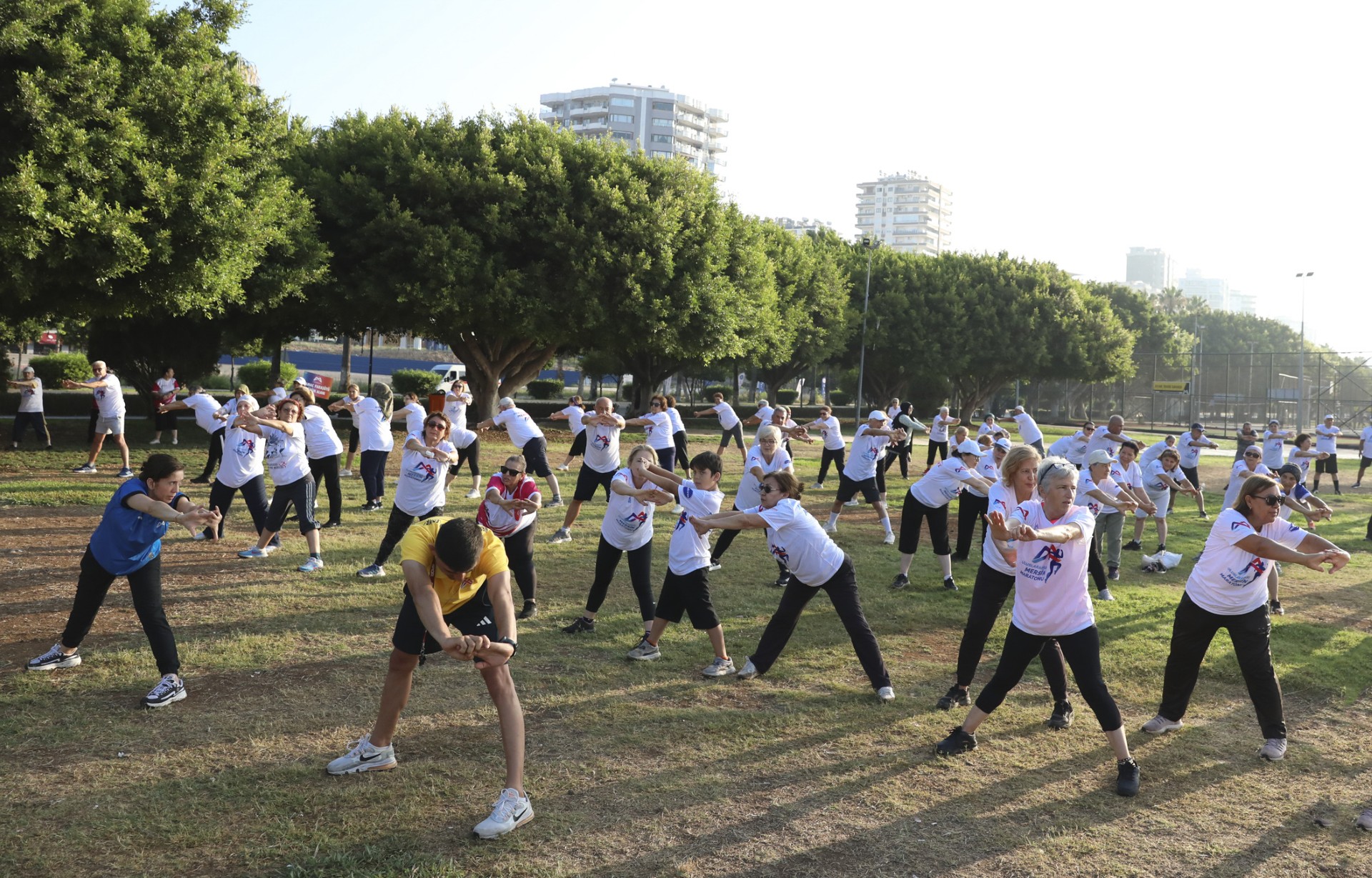 Thumbnail Mersi̇nli̇ler Güne Büyükşehi̇r’i̇n Sabah Sporuyla Başliyor (10)