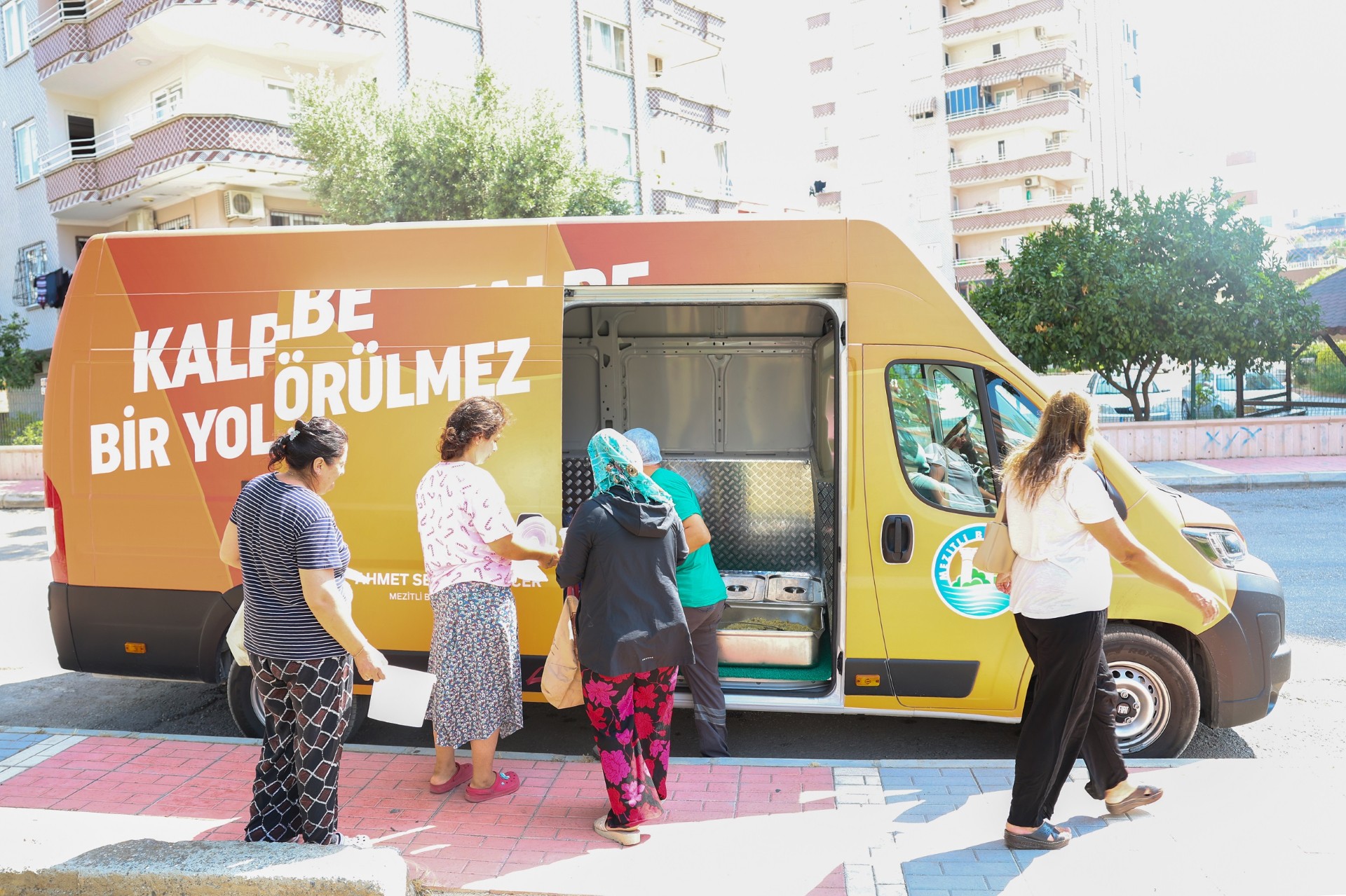 Thumbnail Mezi̇tli̇ Beledi̇yesi̇’nden Muharrem Ayi’nda Aşure İkrami (10)