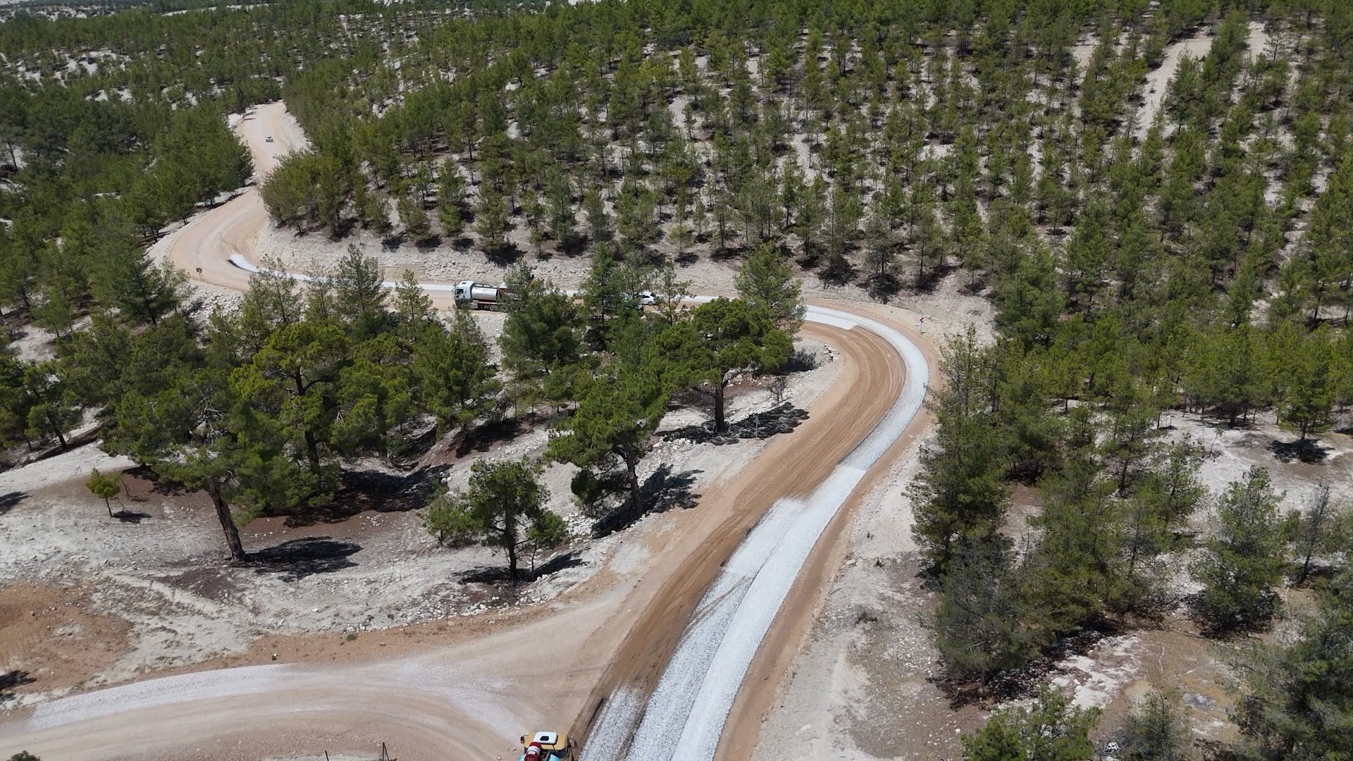 Thumbnail Mut’ta Tarimin Kalbi̇ne Büyükşehi̇r’den Konforlu Ulaşim (6)