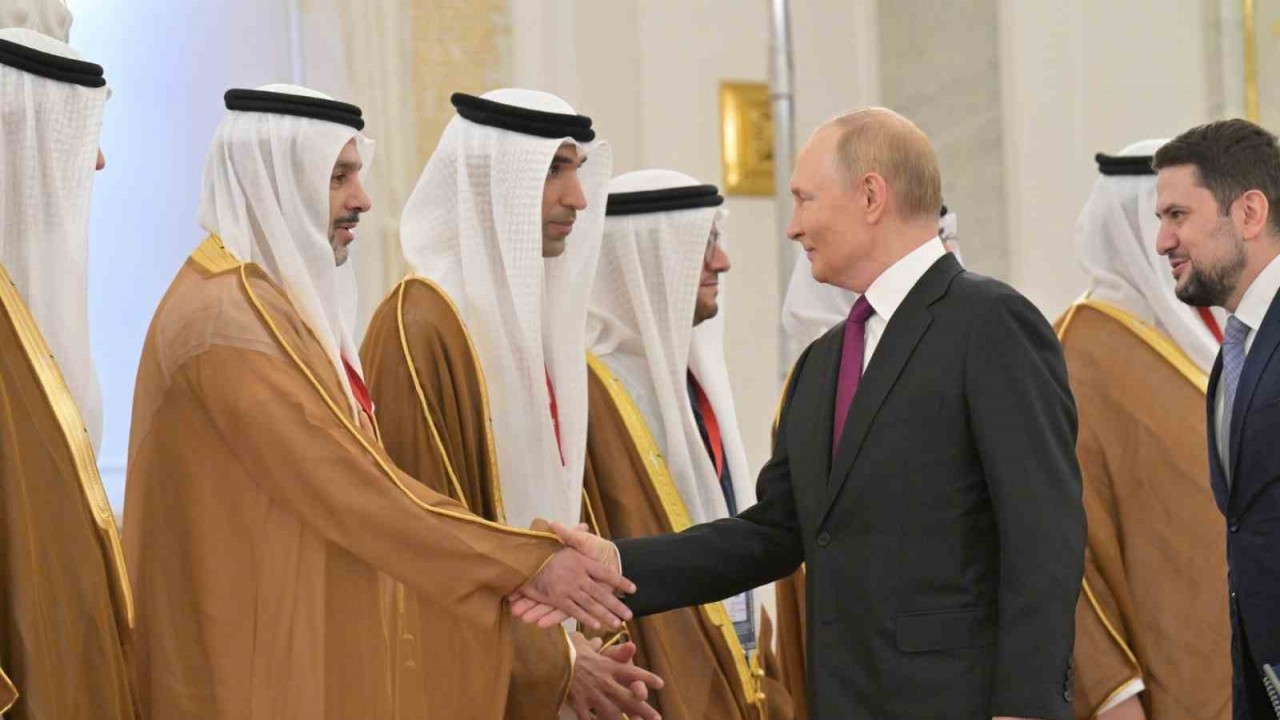Putin: "Trump ile görüşme için uygun yerlerden biri BAE"