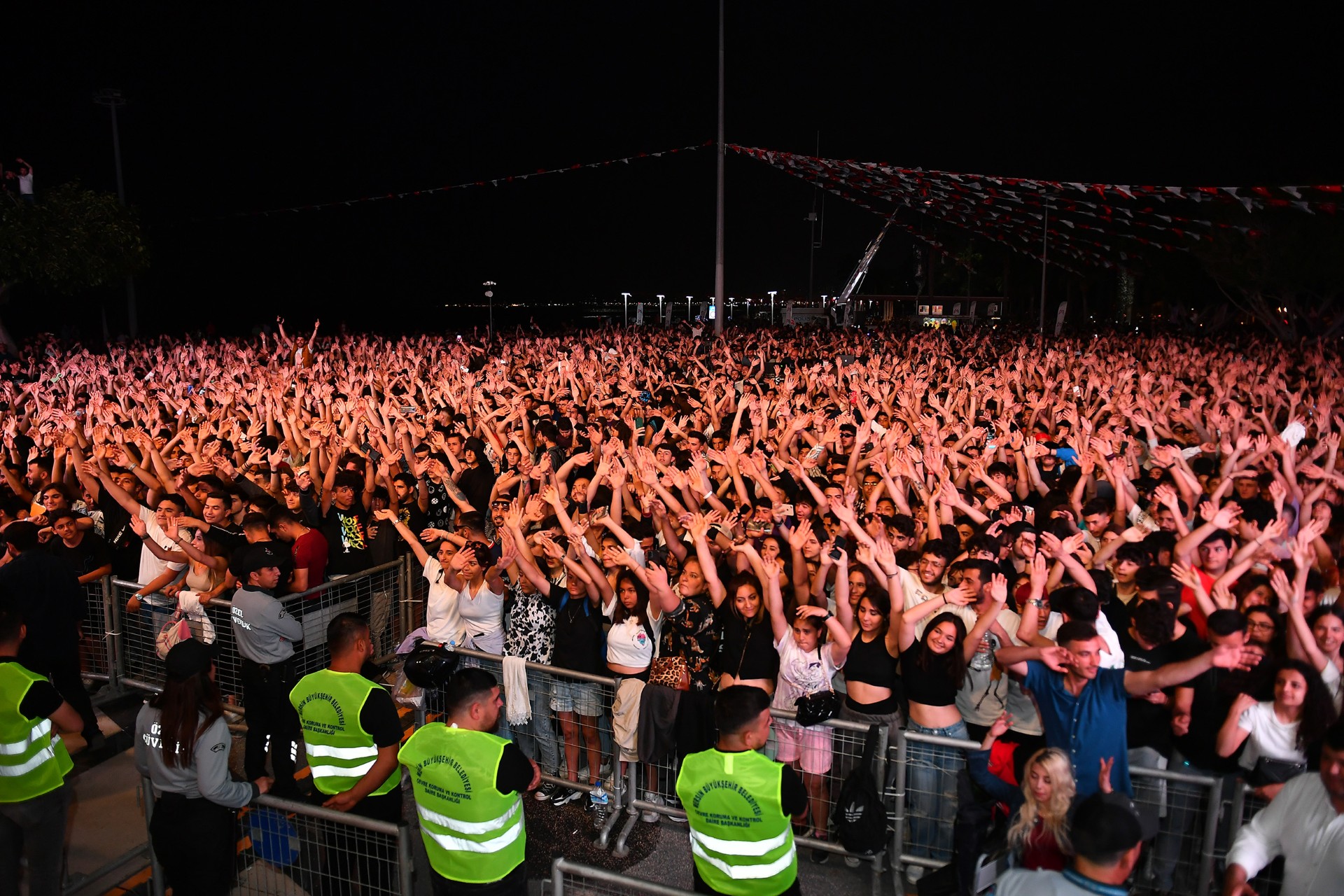 Thumbnail Büyükşehi̇r Yeni̇ Eği̇ti̇m Dönemi̇nde De Öğrenci̇leri̇n Gözdesi̇ Olmaya Hazir (15)