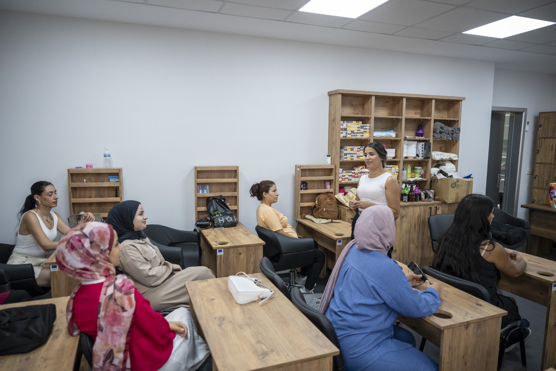 Thumbnail Kadinlar ‘Ci̇lt Bakimi’ Kursuyla Hem Öğreni̇yor Hem Güçleni̇yor (2)