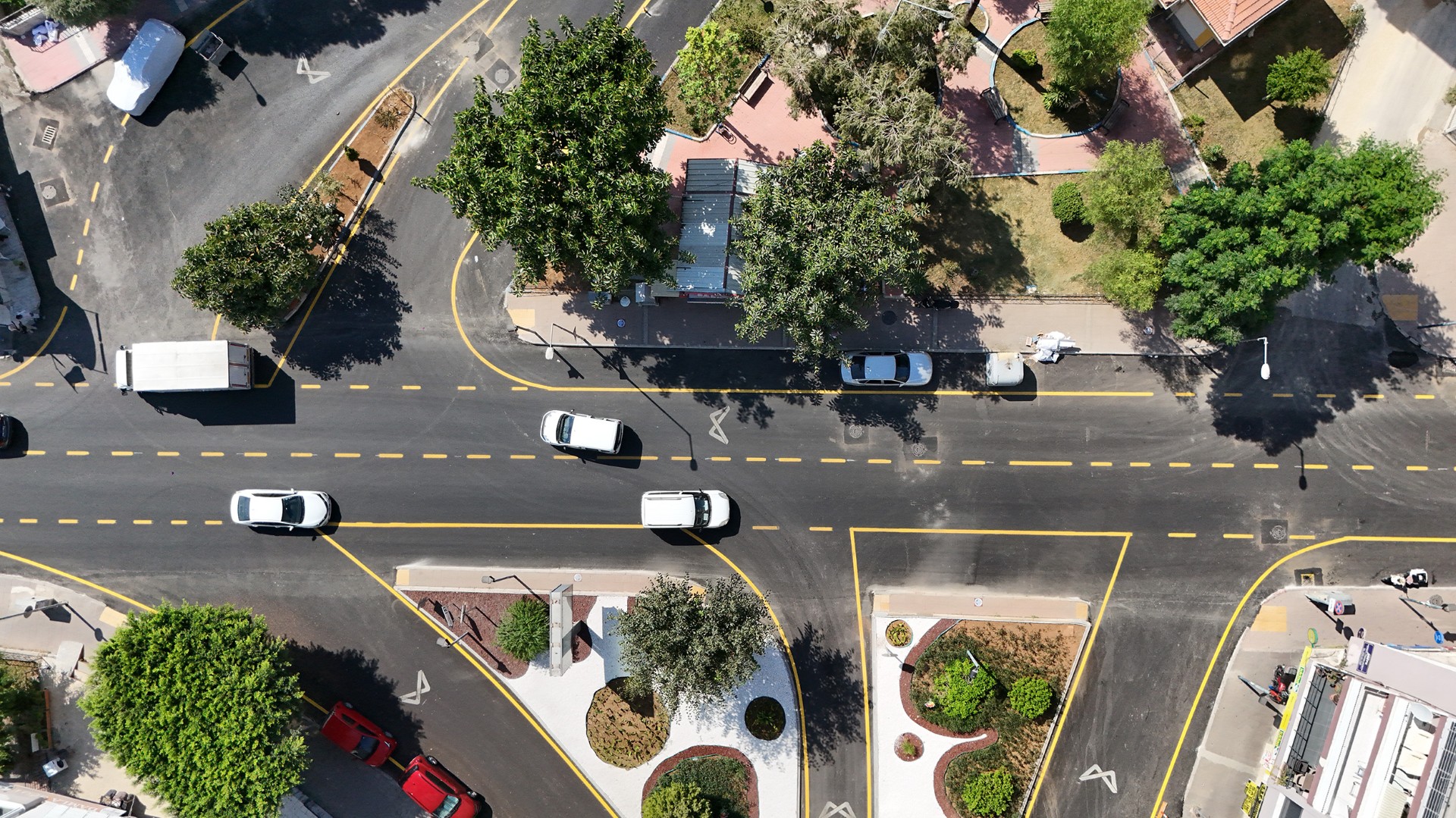 Thumbnail Mersi̇n Büyükşehi̇r’den Si̇li̇fke Caddesi̇’ne Modern Dokunuş (1)