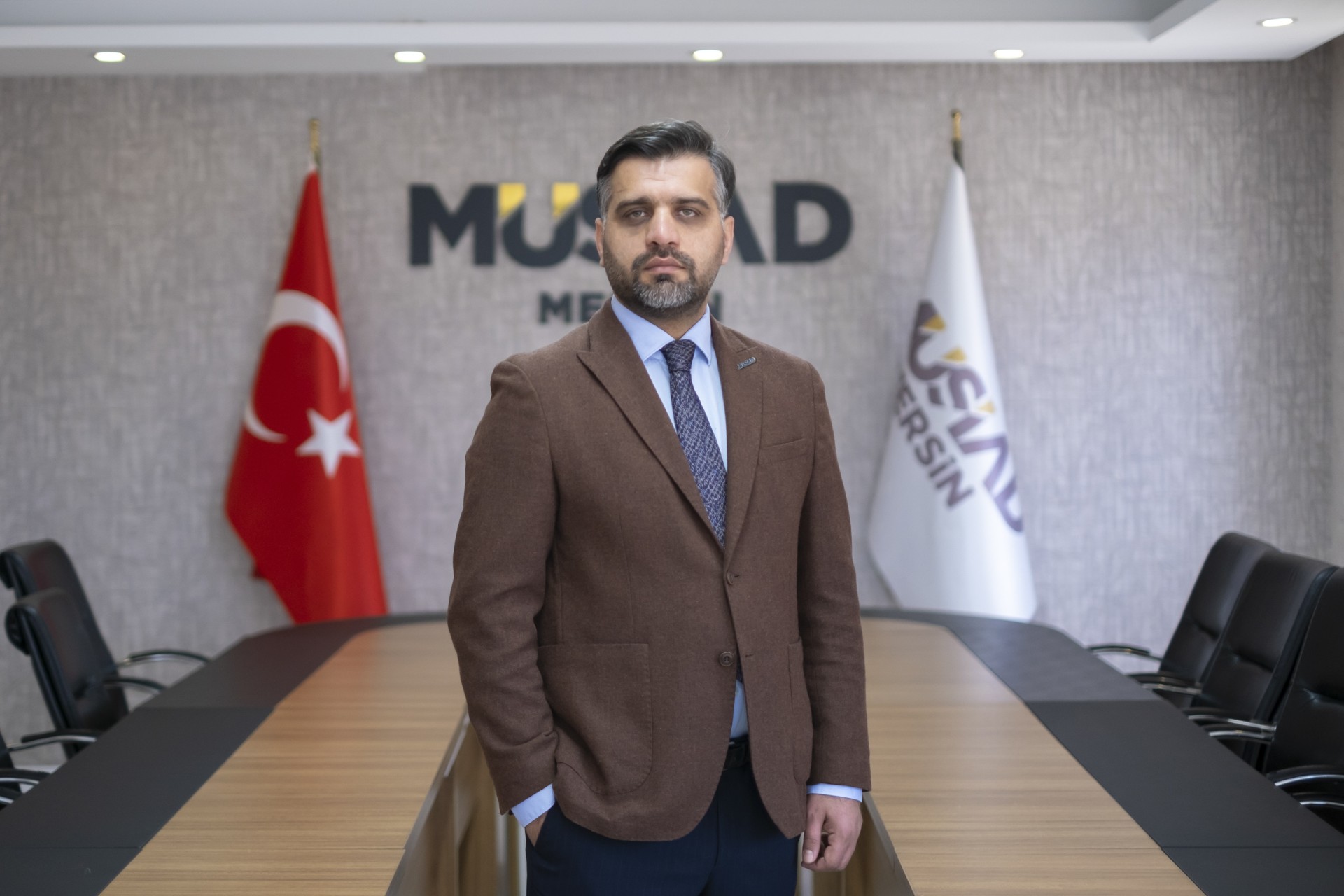 Thumbnail Mersi̇n Ekonomi̇si̇nde Büyümeni̇n Kri̇ti̇k Sinavi Barinma (3)