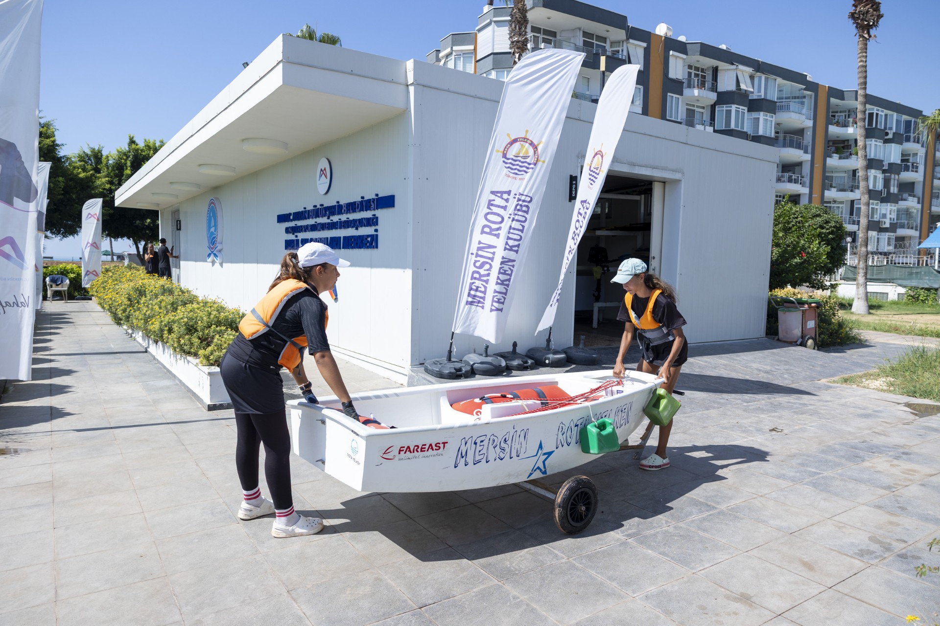 Thumbnail Mersi̇n’de Yelken Tutkunlarinin Deni̇zle Buluştuğu Nokta Babi̇l Su Sporlari Merkezi̇ (3)