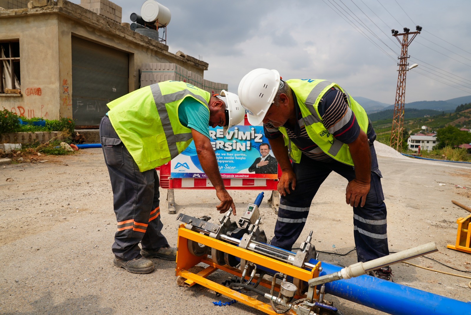 Thumbnail Meski̇, 4 Merkez İlçede Altyapi Hatti Çalişmalarini Sürdürüyor (1)