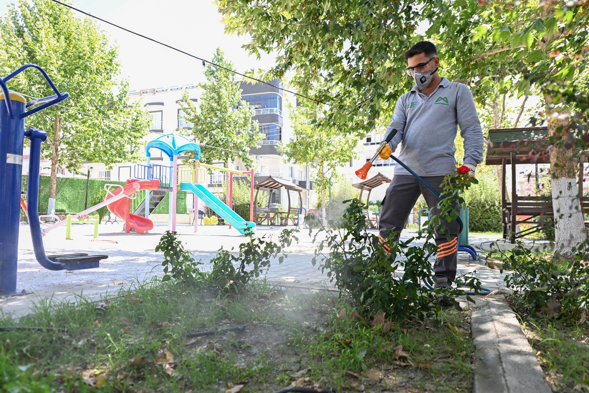 Thumbnail Mut'ta Si̇neksi̇z Yaz İçi̇n Büyükşehi̇r'den Yoğun Mücadele (4)