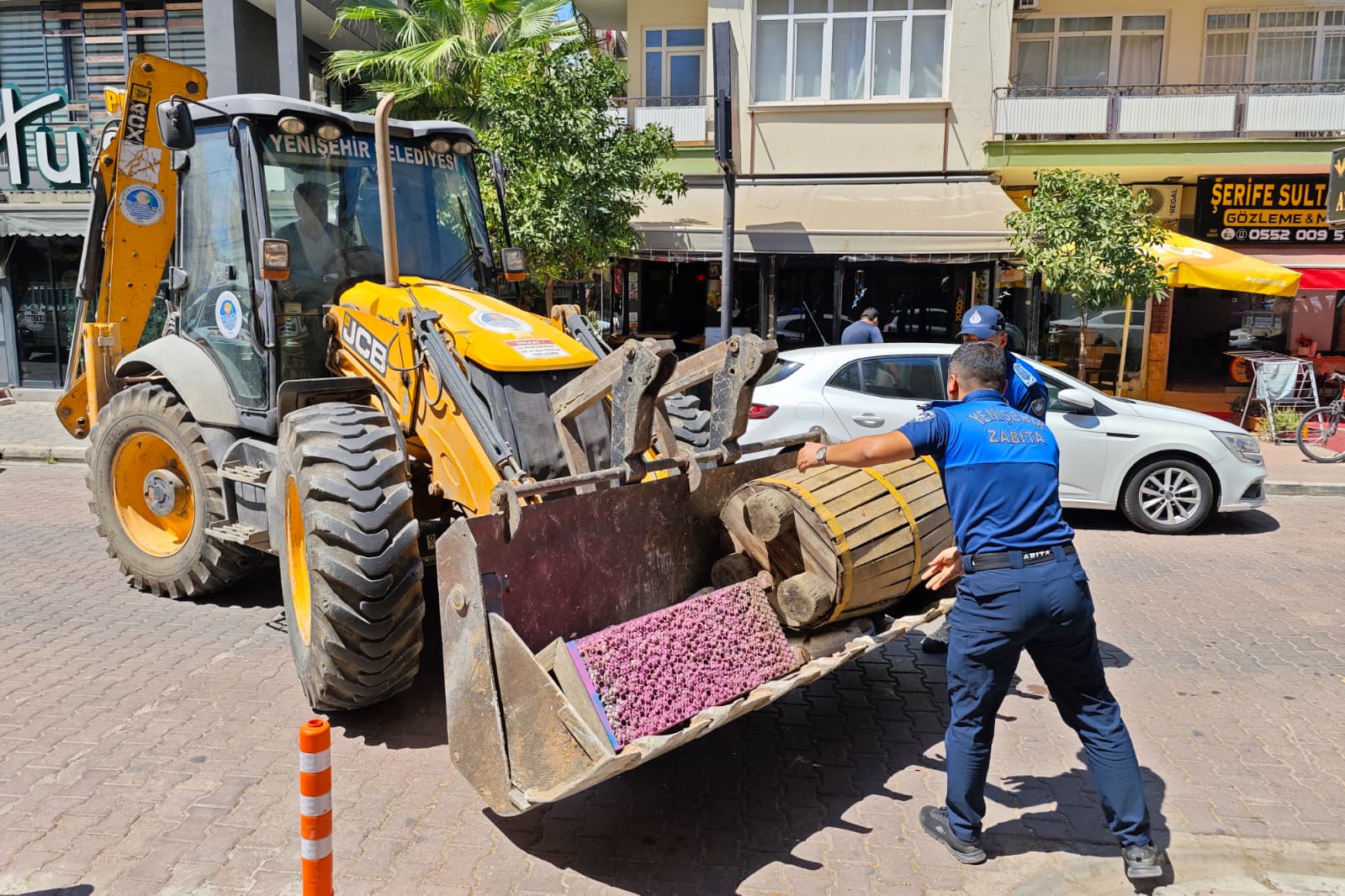 Yenişehir Belediyesi Kaldırım Ve Yol Işgallerine Geçit Vermiyor (5)