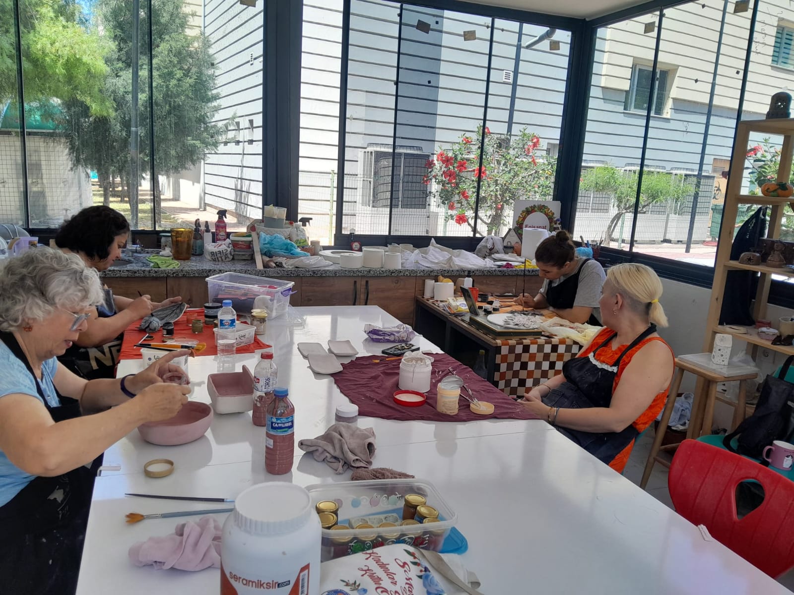 Yenişehir Belediyesinden Kadınlara Yönelik Seramik Sanatı Eğitimi (2)