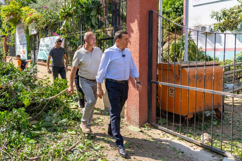 Başkan Abdullah Özyiğit Iki Mahallede Çalışmaları Yerinde Inceledi (3)