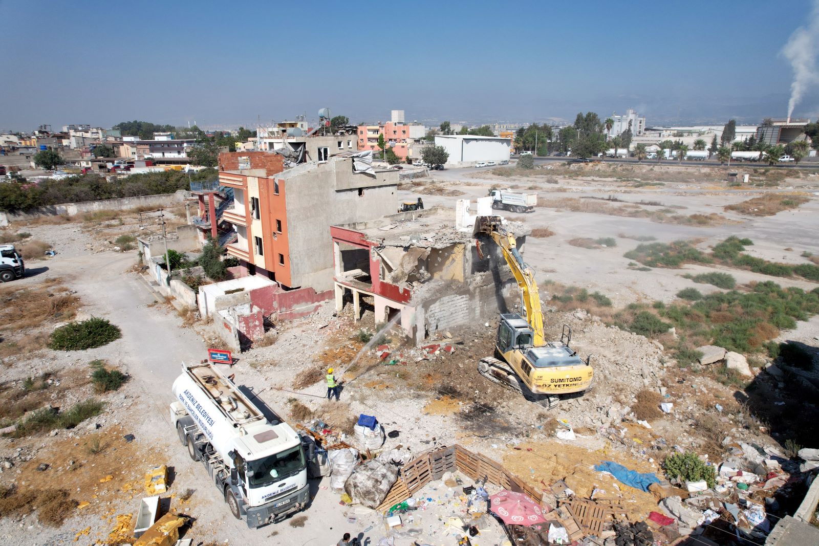 Çay Mahallesi Terk Edilmiş Yapının Yıkımı 4