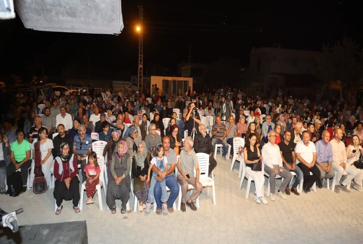 Mut Karacaoglan Muzik Gecesine Yogun Ilgi