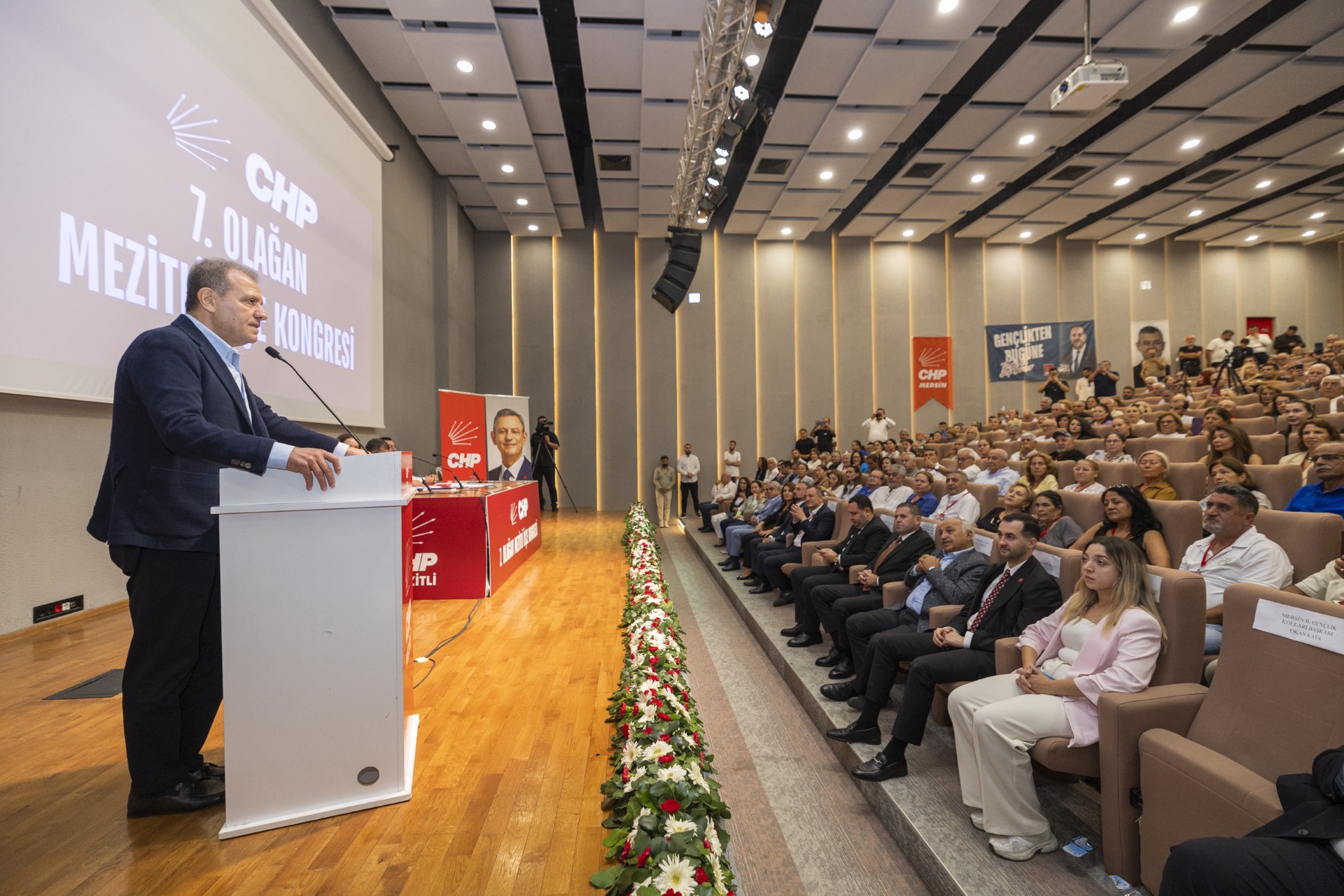 Thumbnail Başkan Seçer, Chp’ni̇n Mezi̇tli̇ İlçe Kongresi̇’ne Katildi (3)