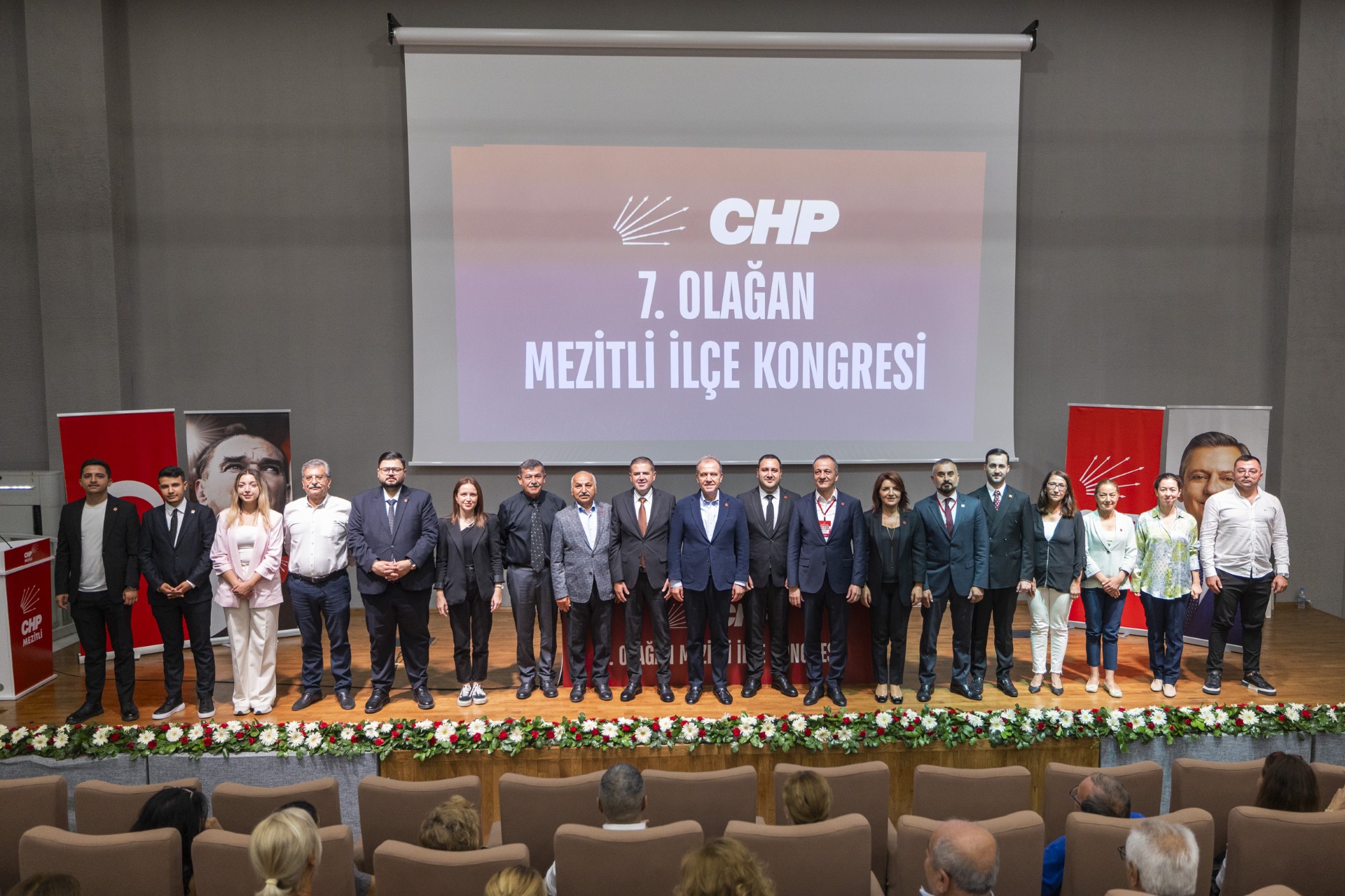 Thumbnail Başkan Seçer, Chp’ni̇n Mezi̇tli̇ İlçe Kongresi̇’ne Katildi (5)