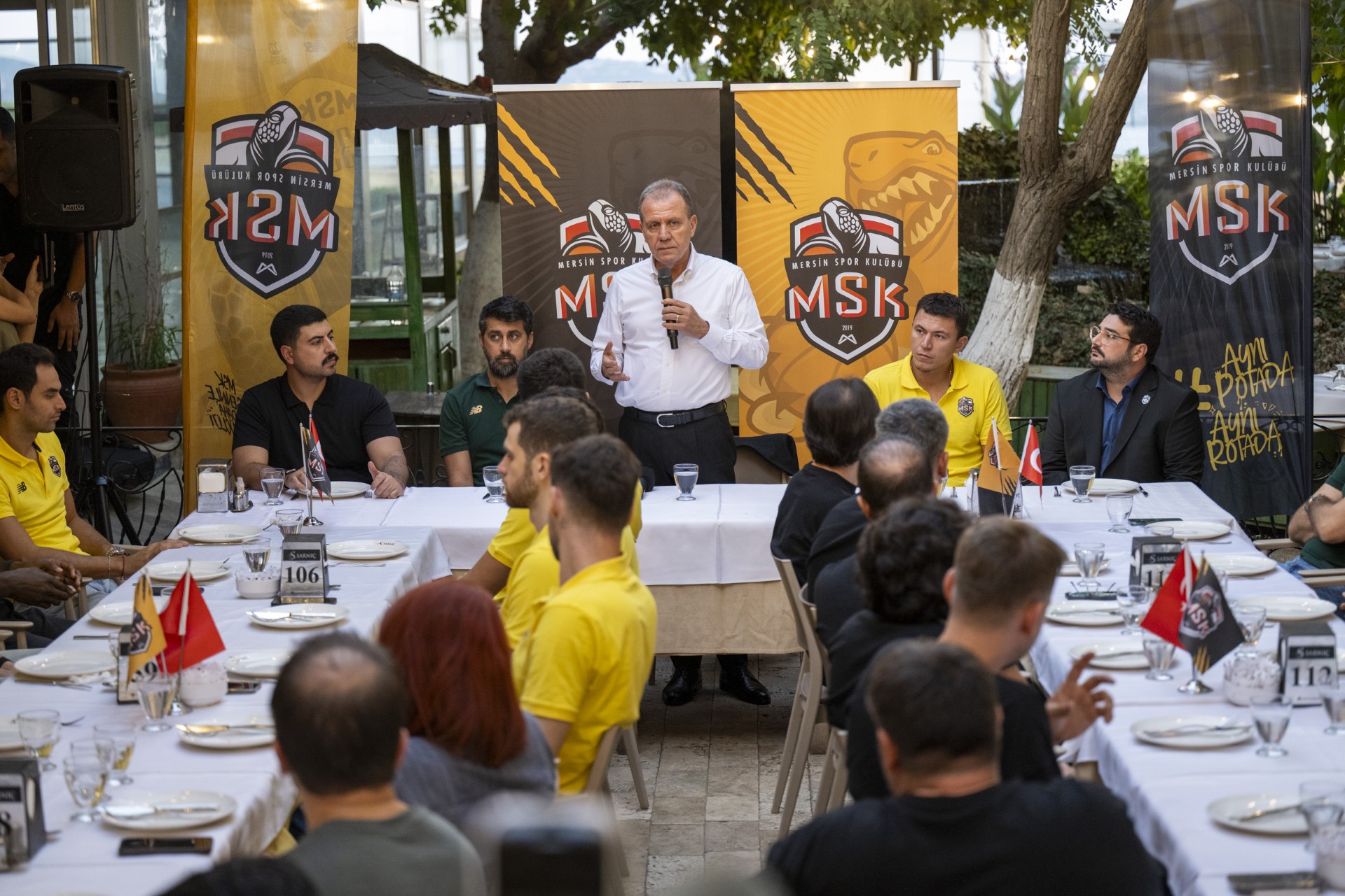 Thumbnail Başkan Seçer, Msk Erkek Basketbol Takimi İle Bi̇r Araya Geldi̇ (7)