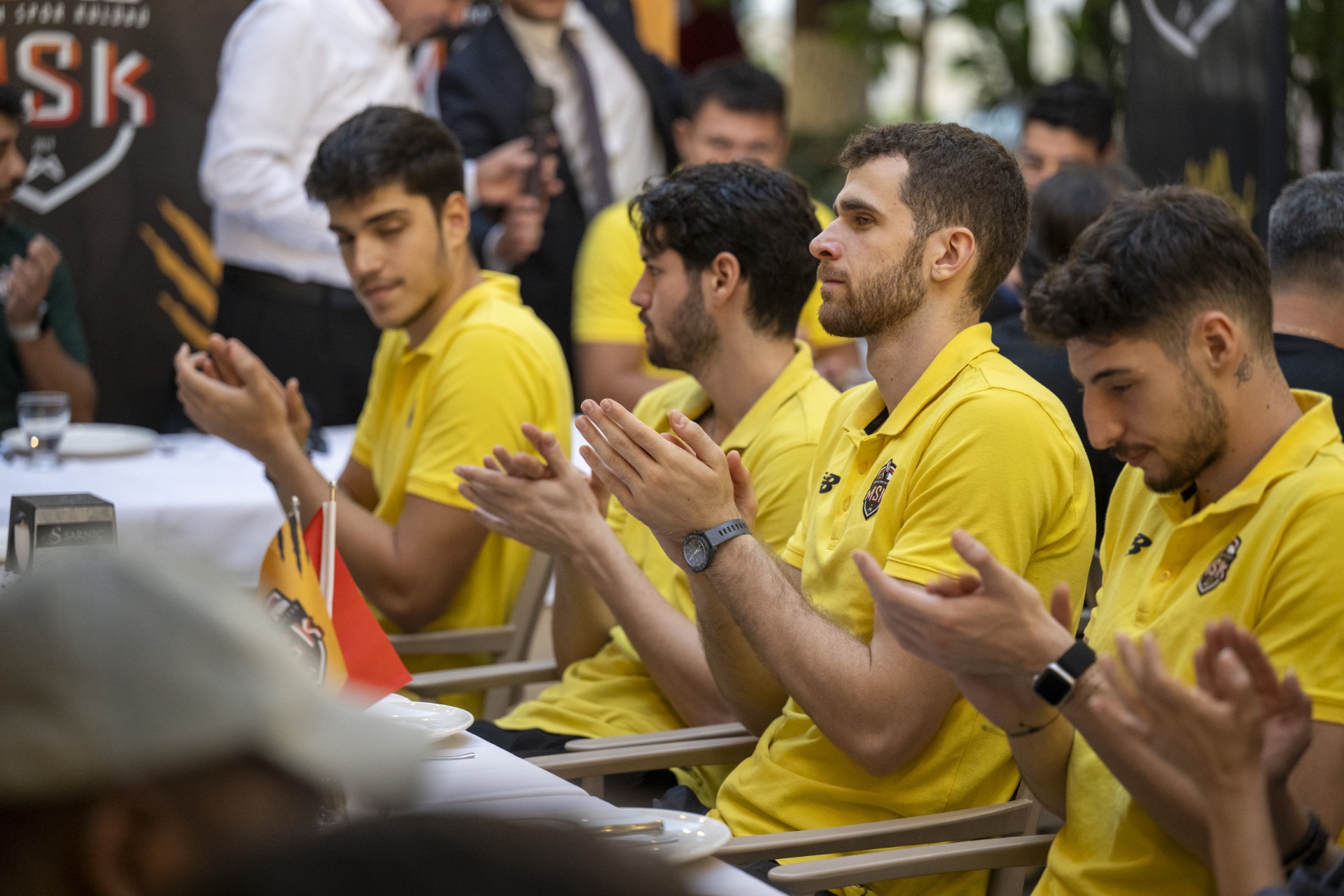 Thumbnail Başkan Seçer, Msk Erkek Basketbol Takimi İle Bi̇r Araya Geldi̇ (8)