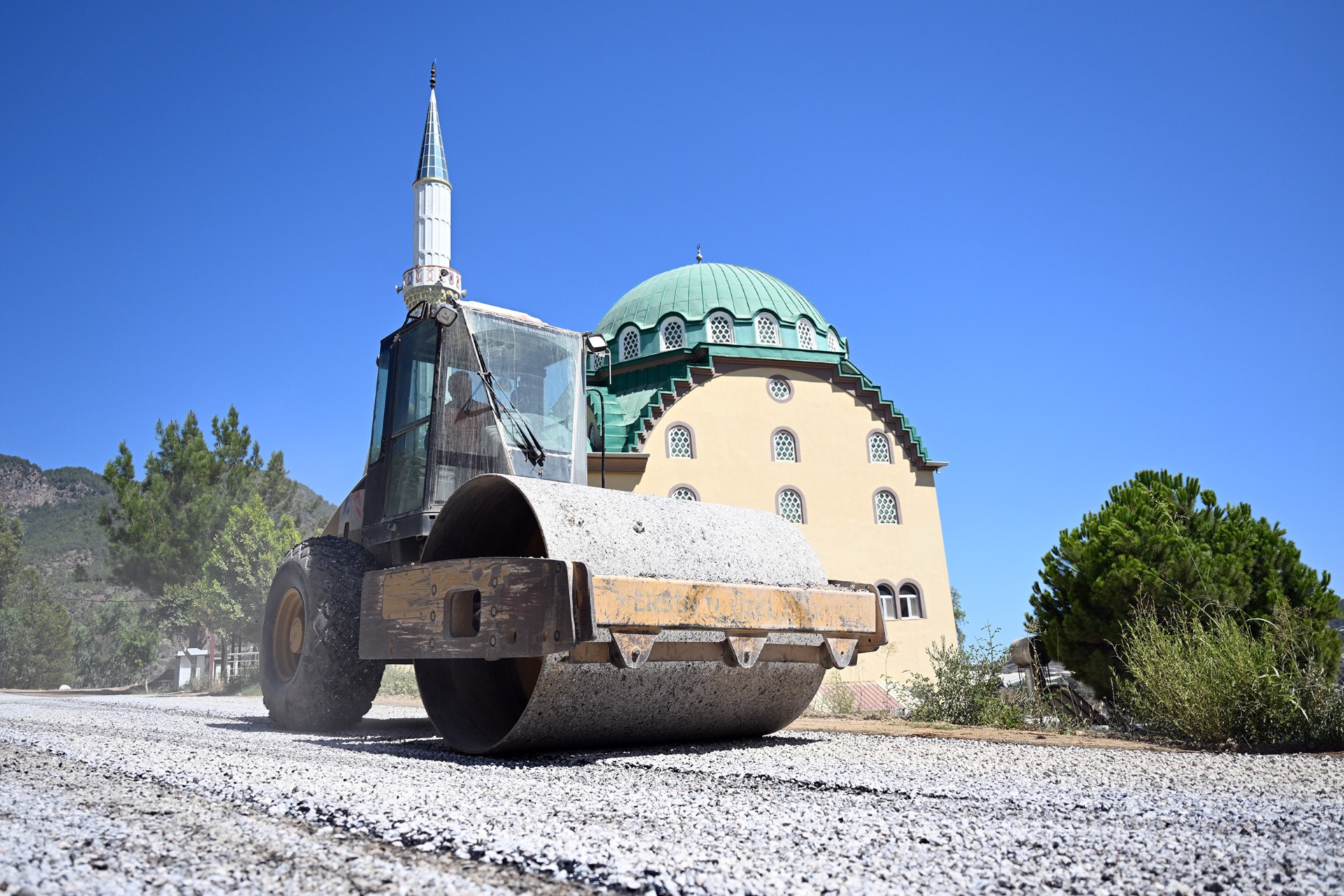 Thumbnail Büyükşehi̇r’le Anamur’un Grup Yollari Avrupa Standardina Yükseldi̇ (4)
