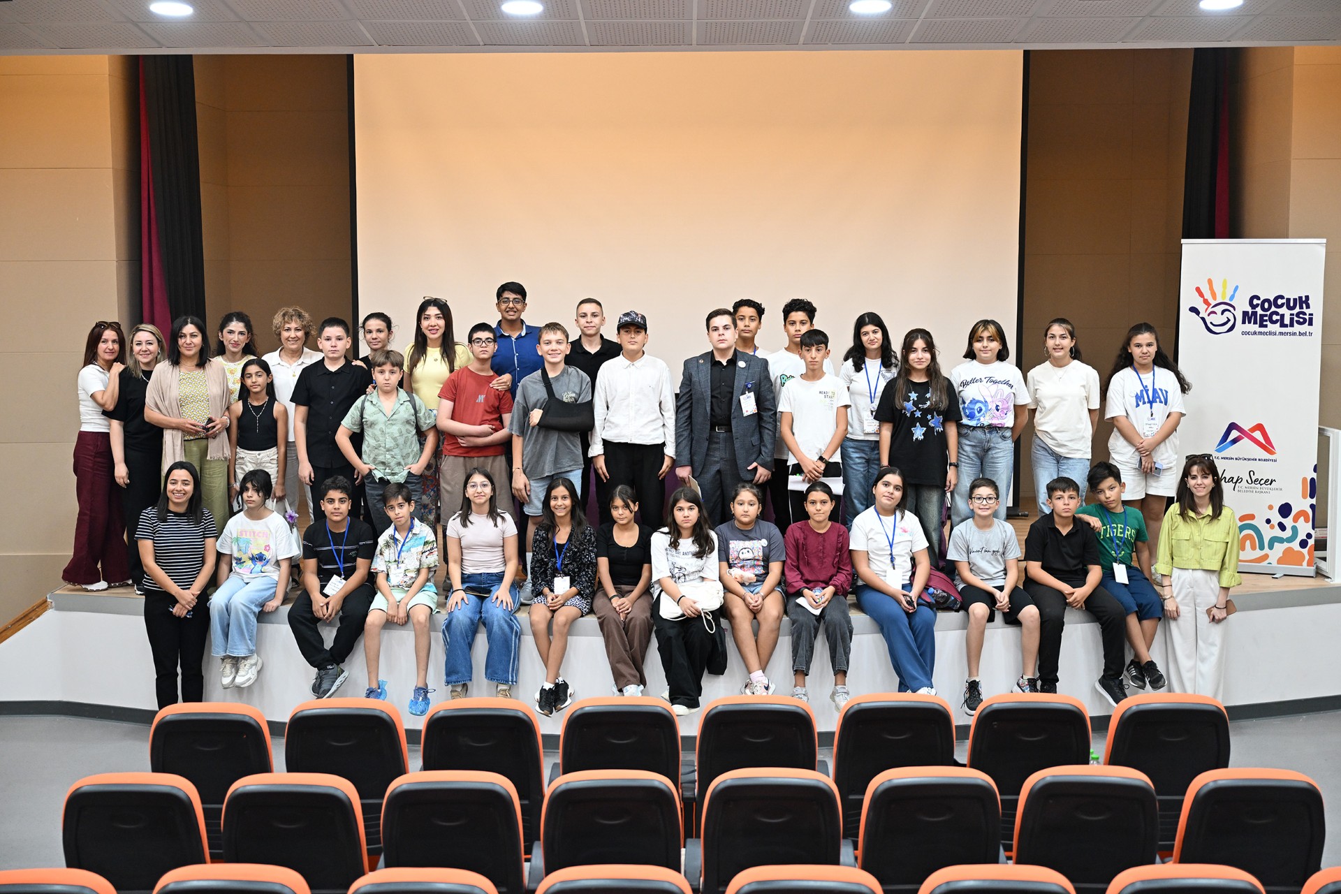 Thumbnail Çocuk Mecli̇si̇’ni̇n Eylül Ayi Toplantisi Gerçekleşti̇ri̇ldi̇ (1)-1