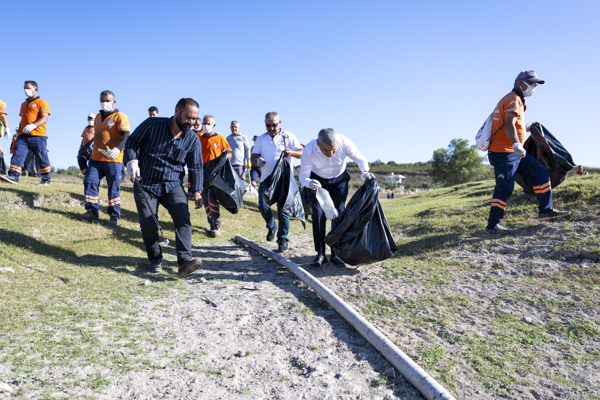 Thumbnail Mersi̇n Büyükşehi̇r Çevreci̇ Çalişmalarini Sürdürüyor (2)