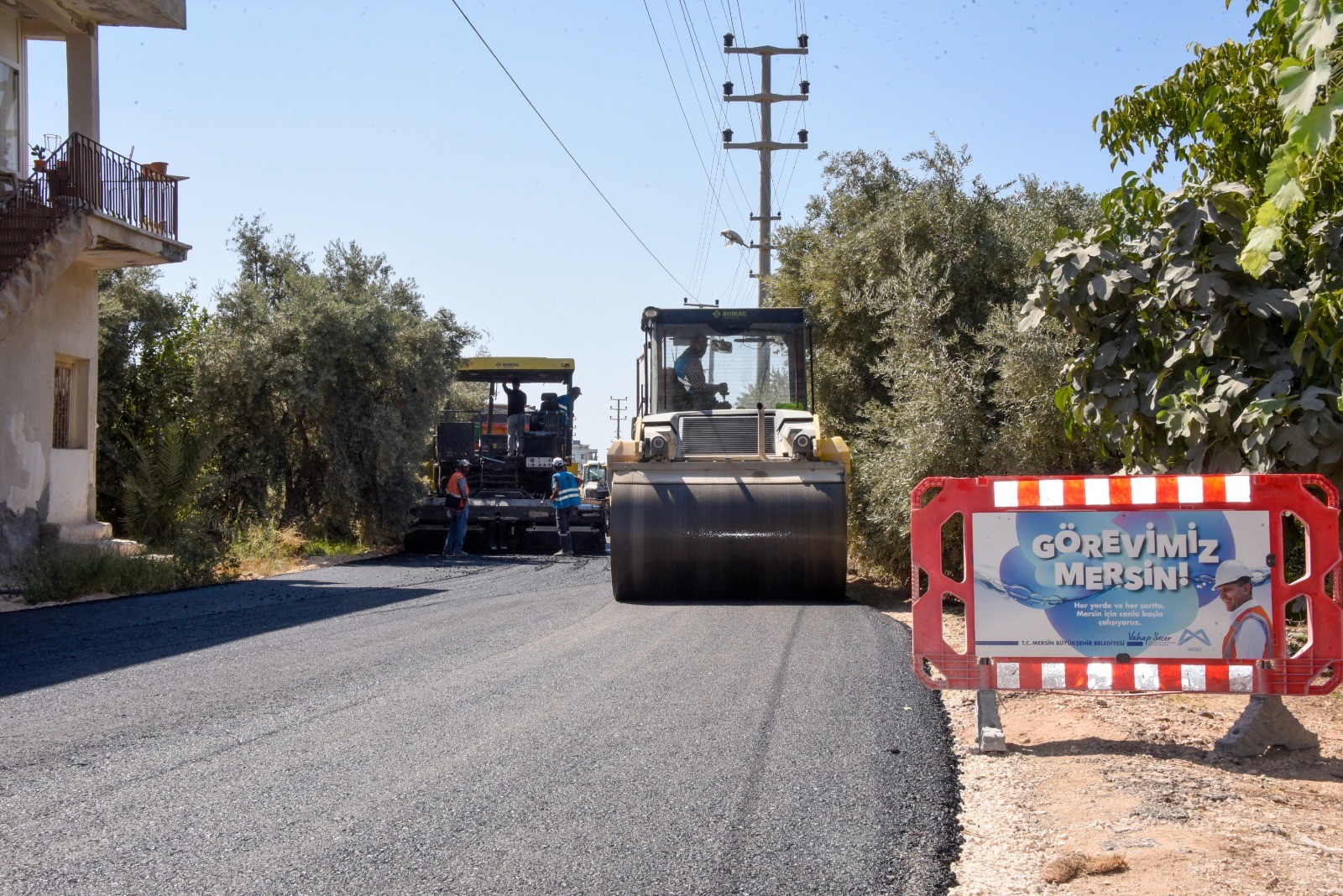 Thumbnail Meski̇, Sicak Asfalt Kaplama Çalişmalarina Ara Vermeden Devam Edi̇yor (2)