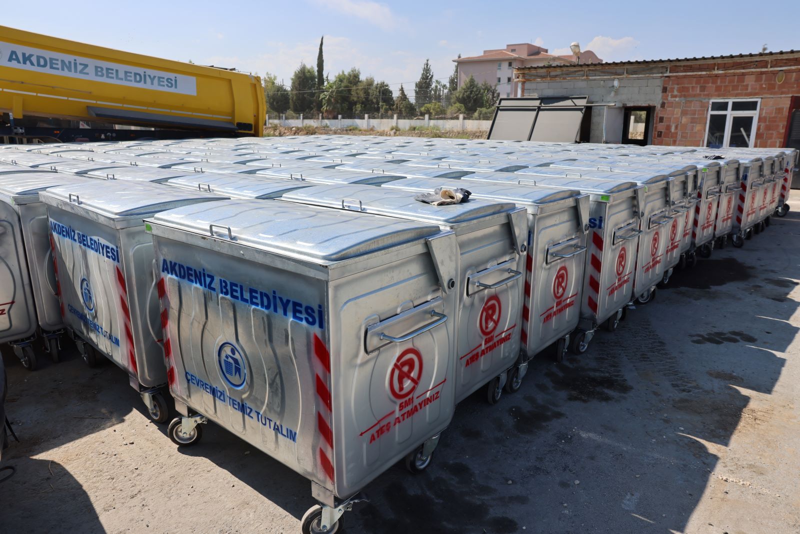 Yeni Çöp Konteynerleri (1)