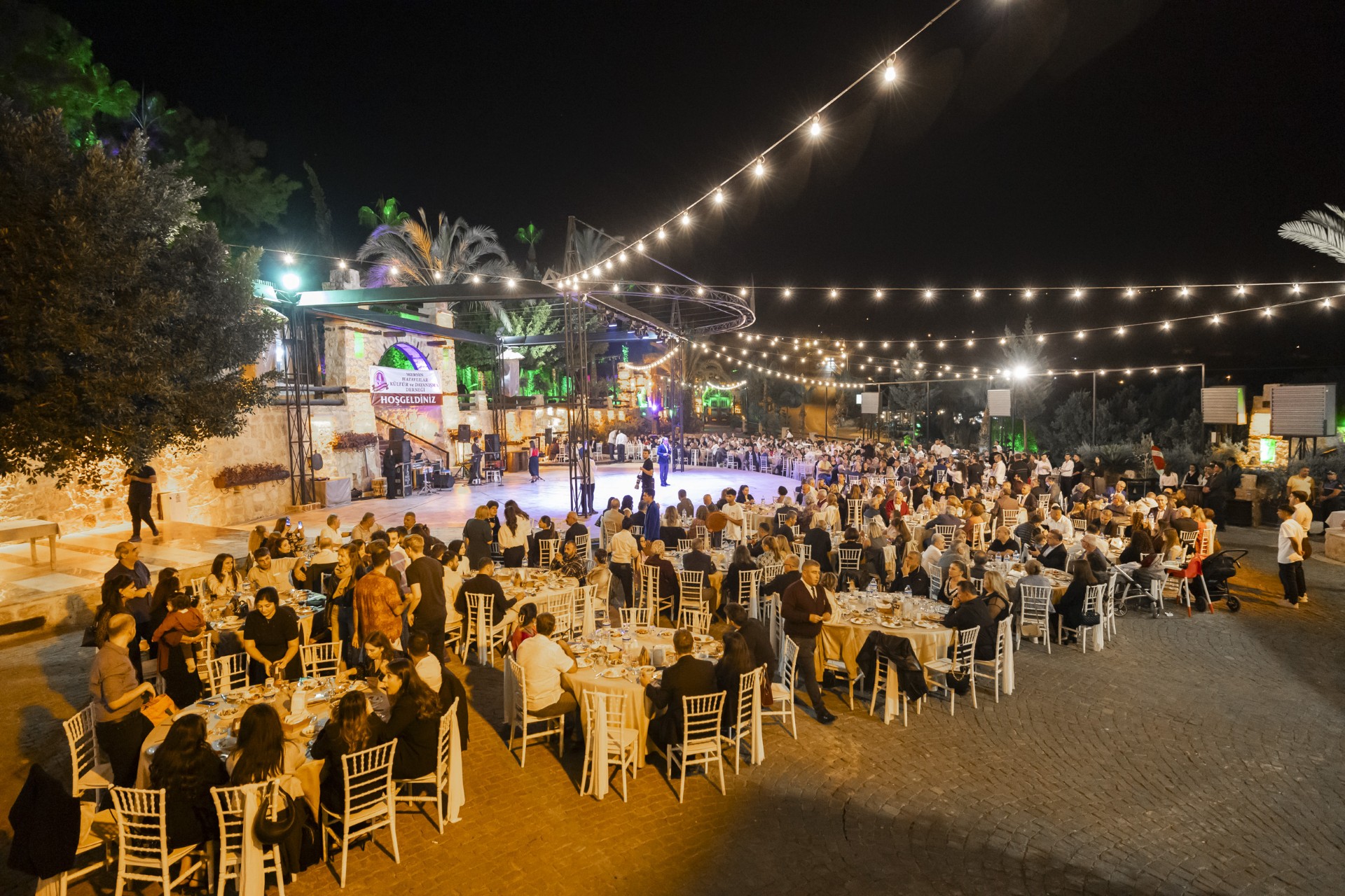 Thumbnail Başkan Seçer, Mersi̇n Hataylilar Derneği̇’ni̇n Dayanişma Ve Kaynaşma Yemeği̇’ne Katildi (2)