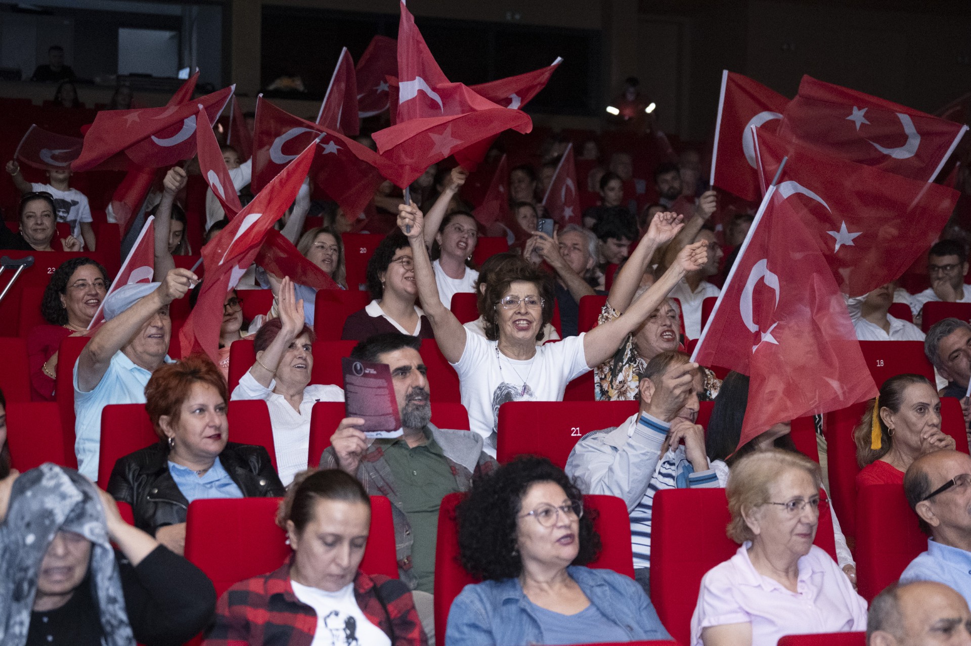 Thumbnail Kent Orkestrasi’ndan Unutulmaz 29 Eki̇m Cumhuri̇yet Bayrami Konseri̇ (2)